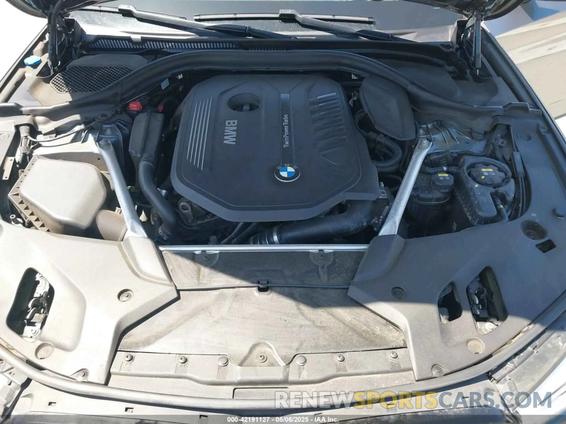10 Photograph of a damaged car WBAJE5C55KWW11827 BMW 540I 2019