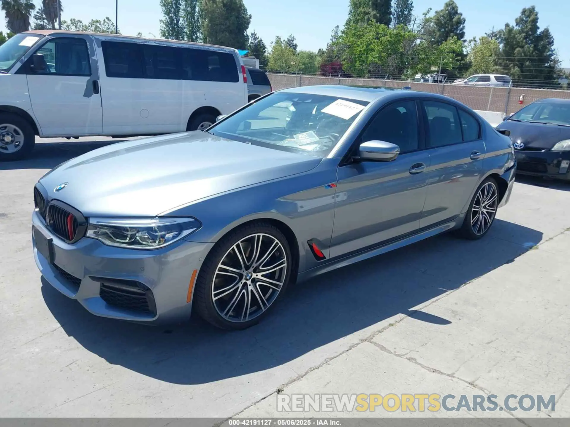 2 Photograph of a damaged car WBAJE5C55KWW11827 BMW 540I 2019