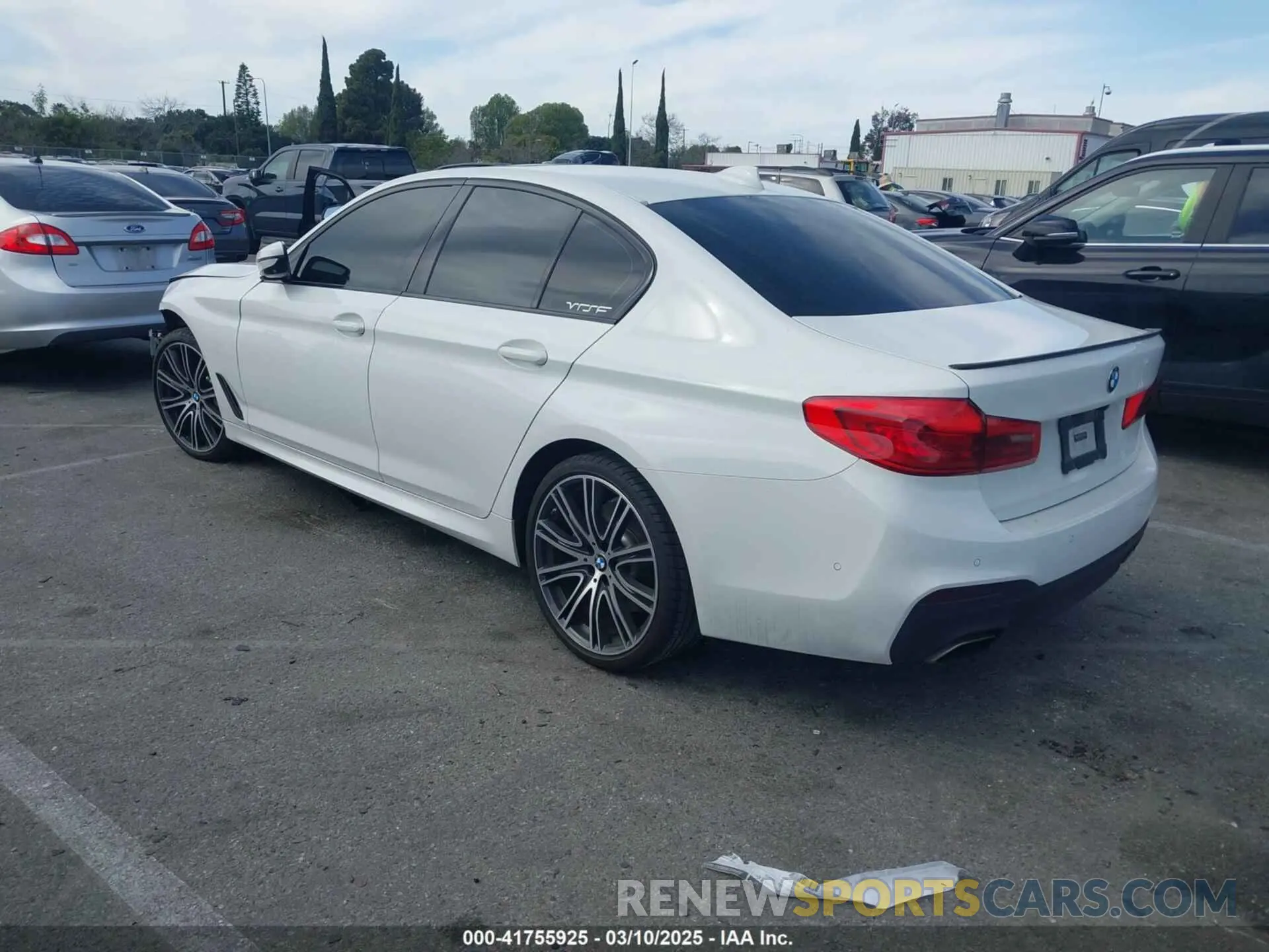 3 Photograph of a damaged car WBAJE5C55KWW18387 BMW 540I 2019