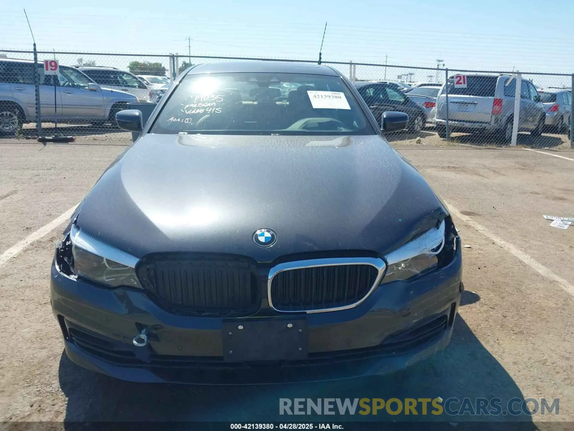 12 Фотография поврежденного автомобиля WBAJE5C5XKWW20300 BMW 540I 2019