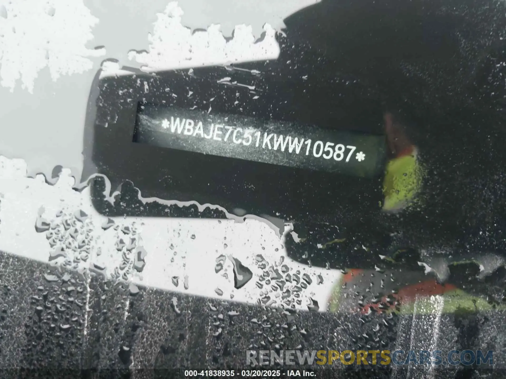 17 Photograph of a damaged car WBAJE7C51KWW10587 BMW 540I 2019