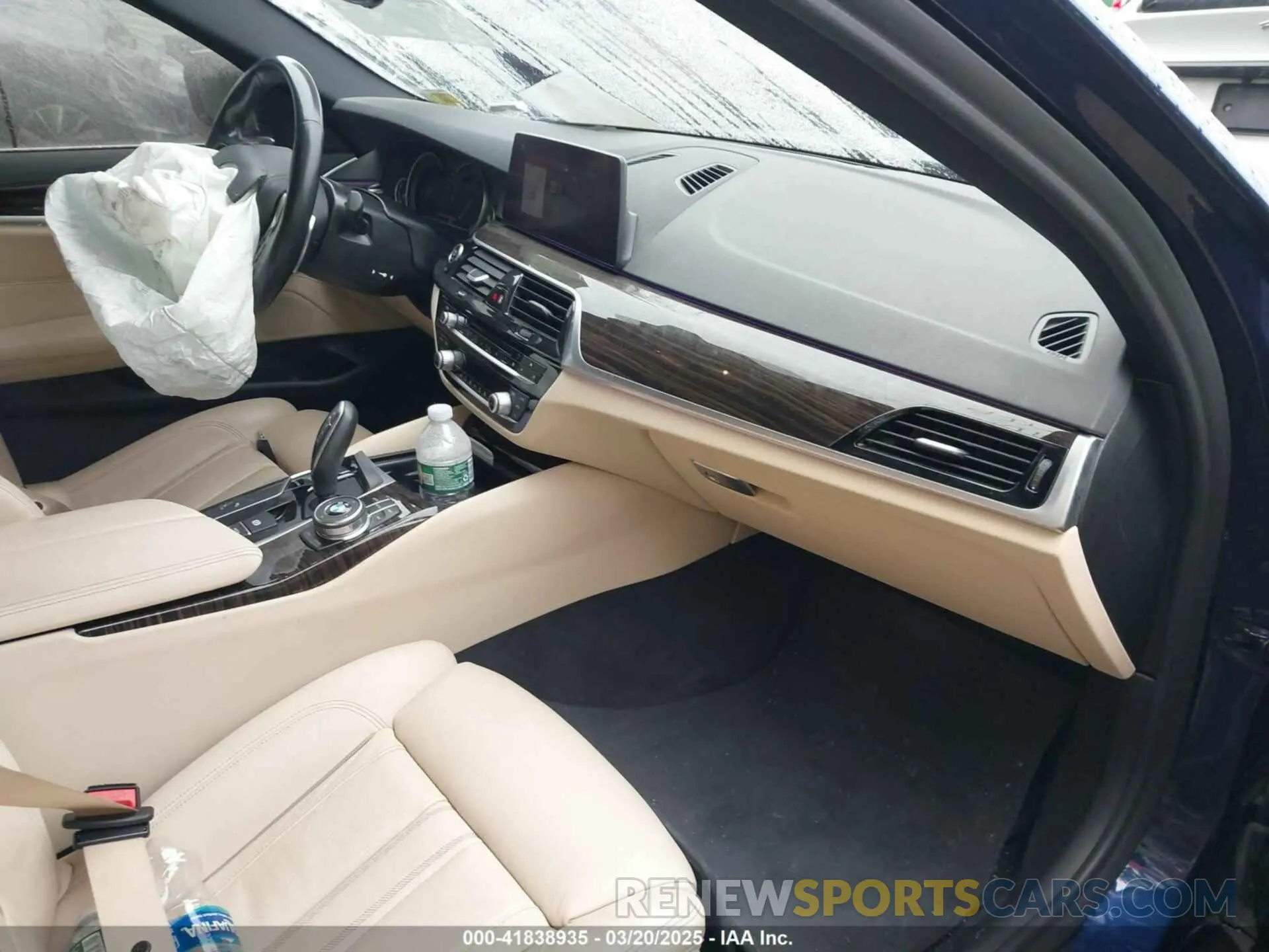 5 Photograph of a damaged car WBAJE7C51KWW10587 BMW 540I 2019