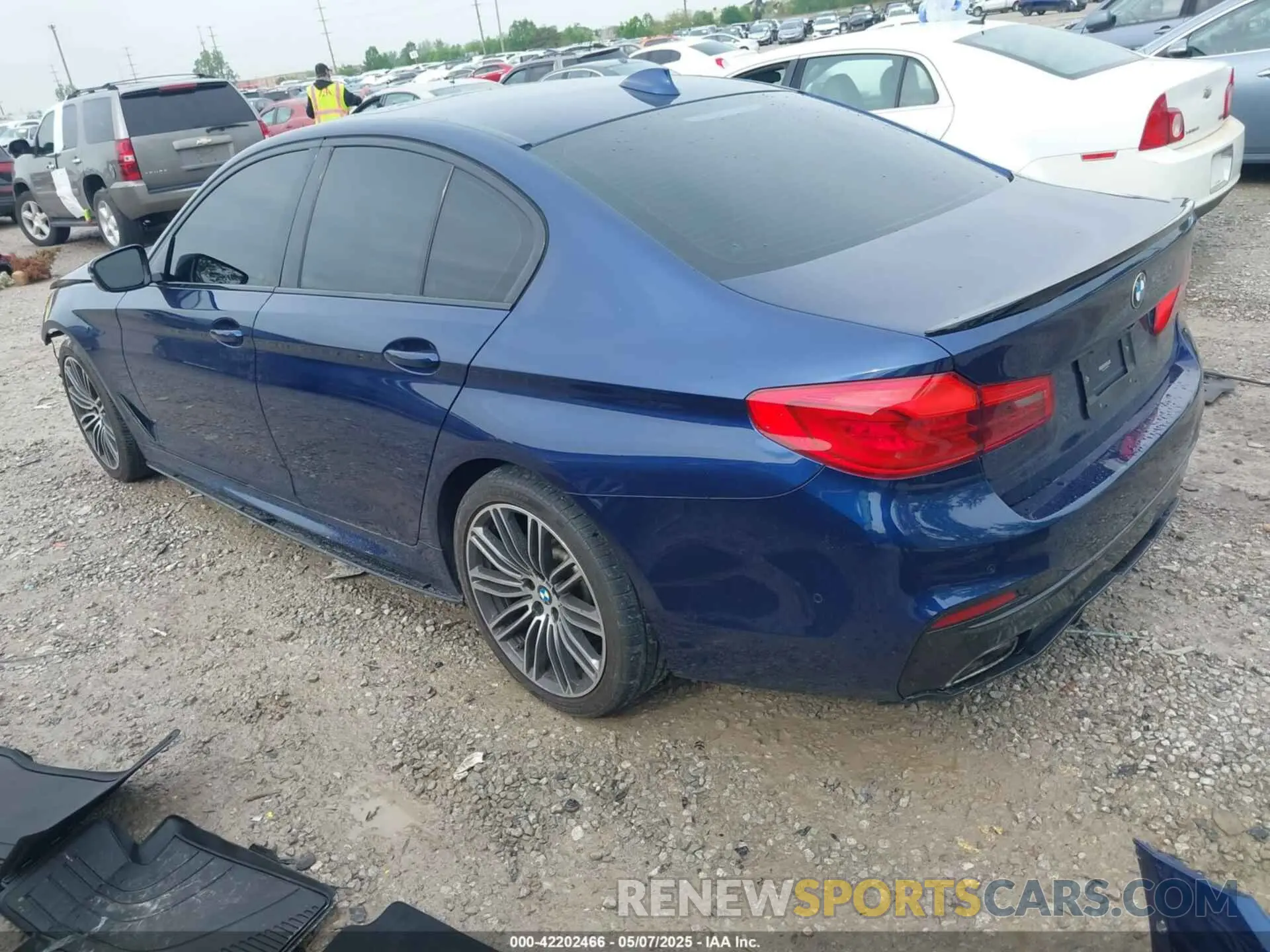 3 Photograph of a damaged car WBAJE7C58KWW16483 BMW 540I 2019