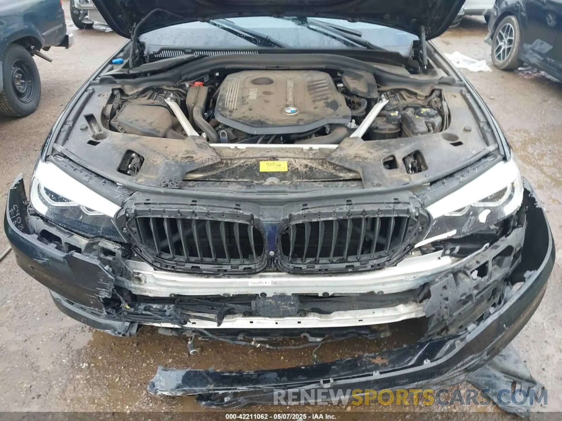 10 Photograph of a damaged car WBAJE7C5XKWW06148 BMW 540I 2019
