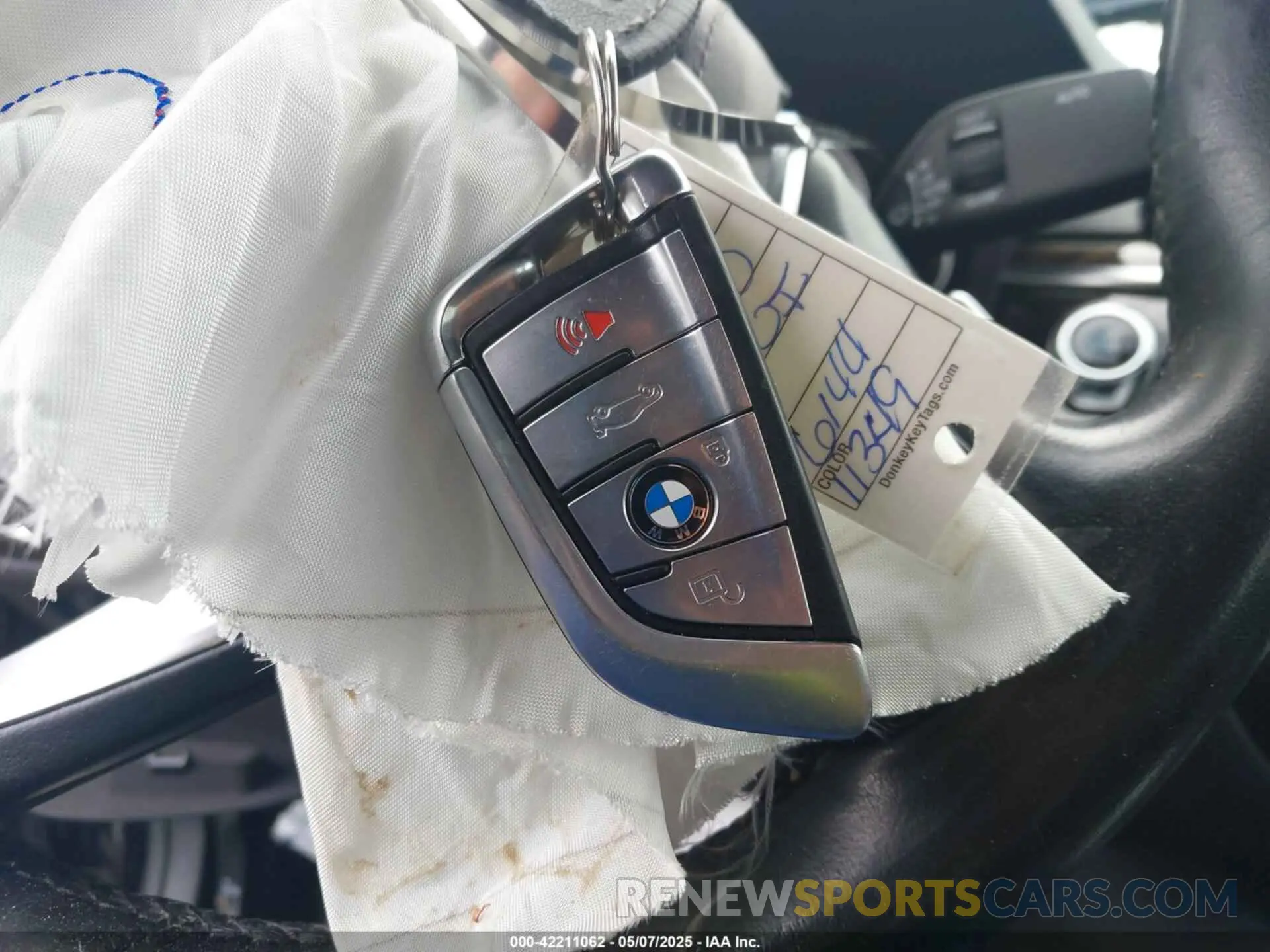 11 Photograph of a damaged car WBAJE7C5XKWW06148 BMW 540I 2019