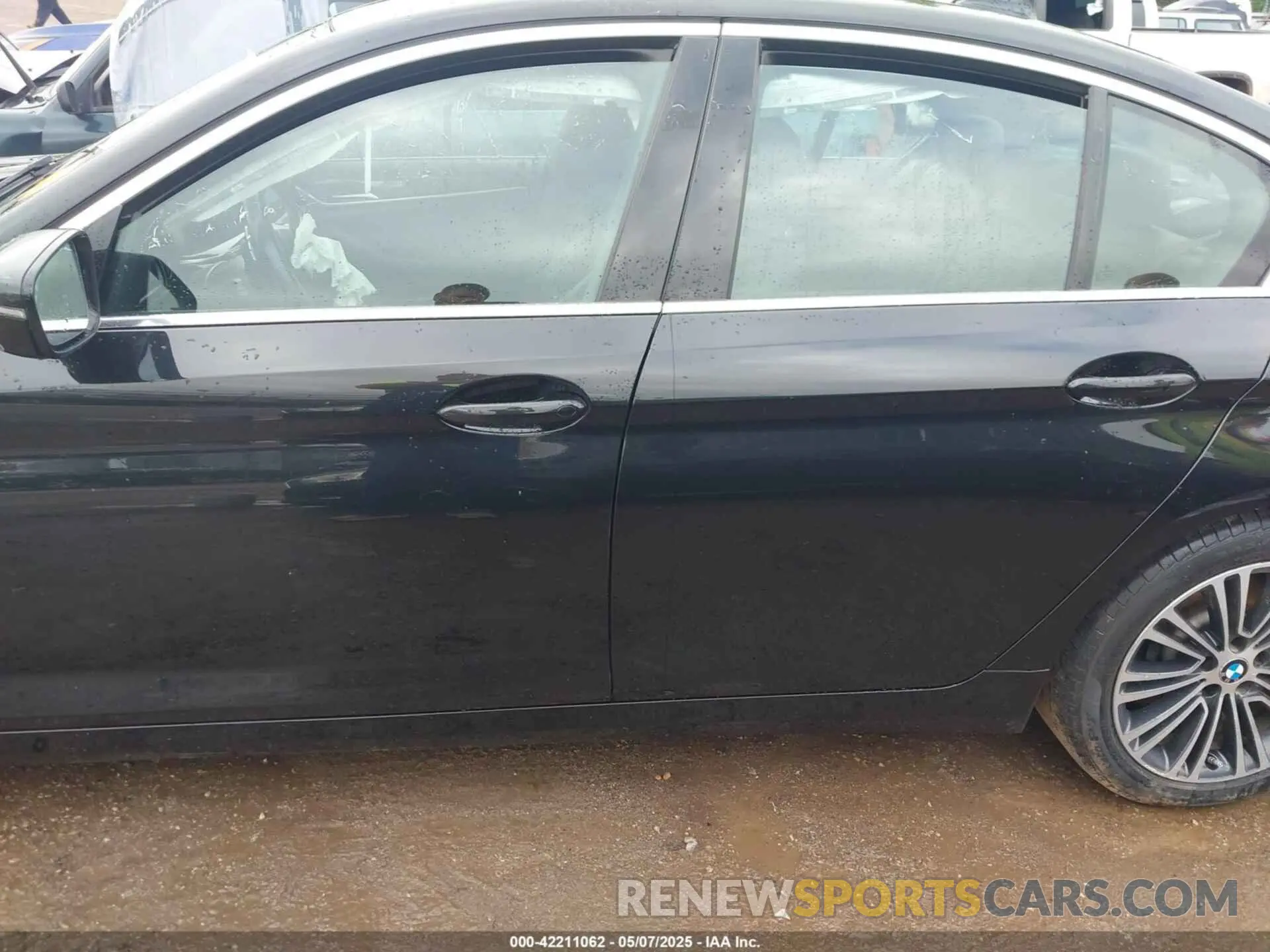 14 Photograph of a damaged car WBAJE7C5XKWW06148 BMW 540I 2019