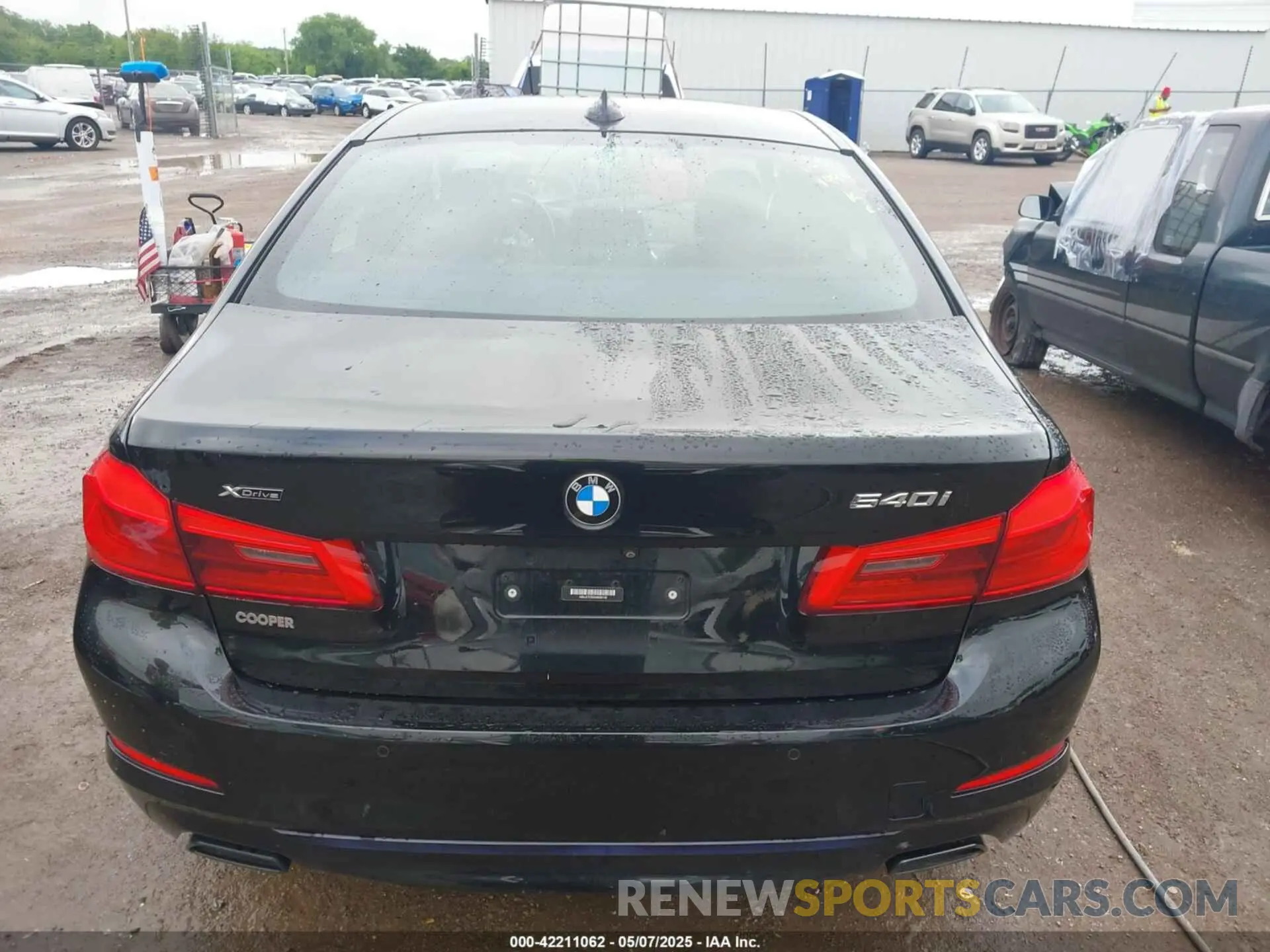 16 Photograph of a damaged car WBAJE7C5XKWW06148 BMW 540I 2019