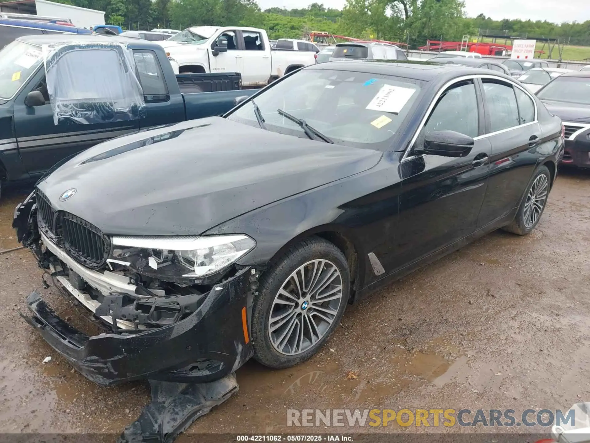 2 Photograph of a damaged car WBAJE7C5XKWW06148 BMW 540I 2019