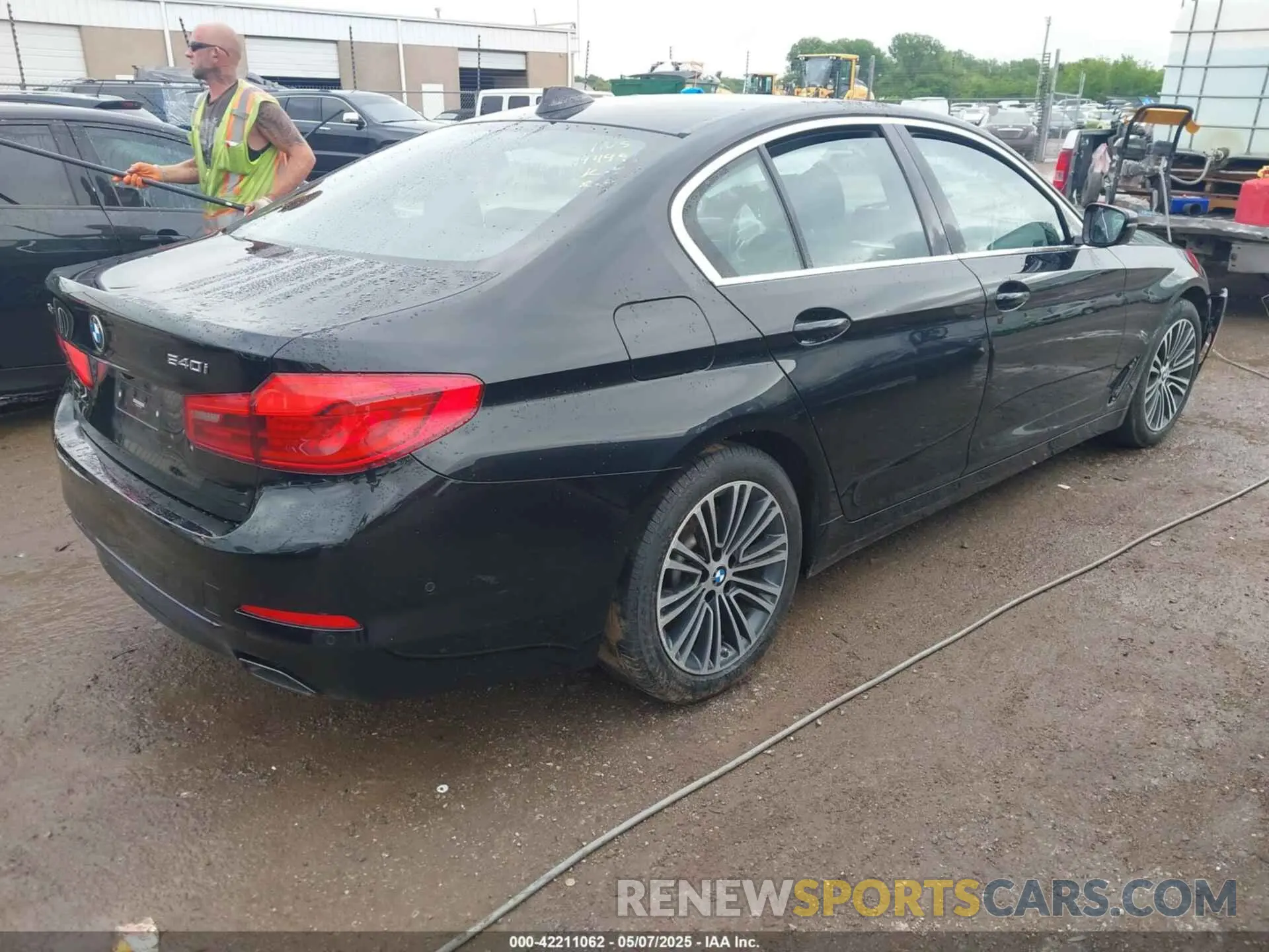 4 Photograph of a damaged car WBAJE7C5XKWW06148 BMW 540I 2019