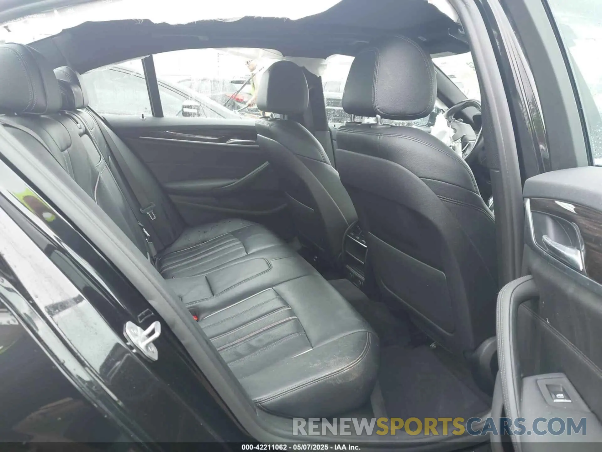8 Photograph of a damaged car WBAJE7C5XKWW06148 BMW 540I 2019