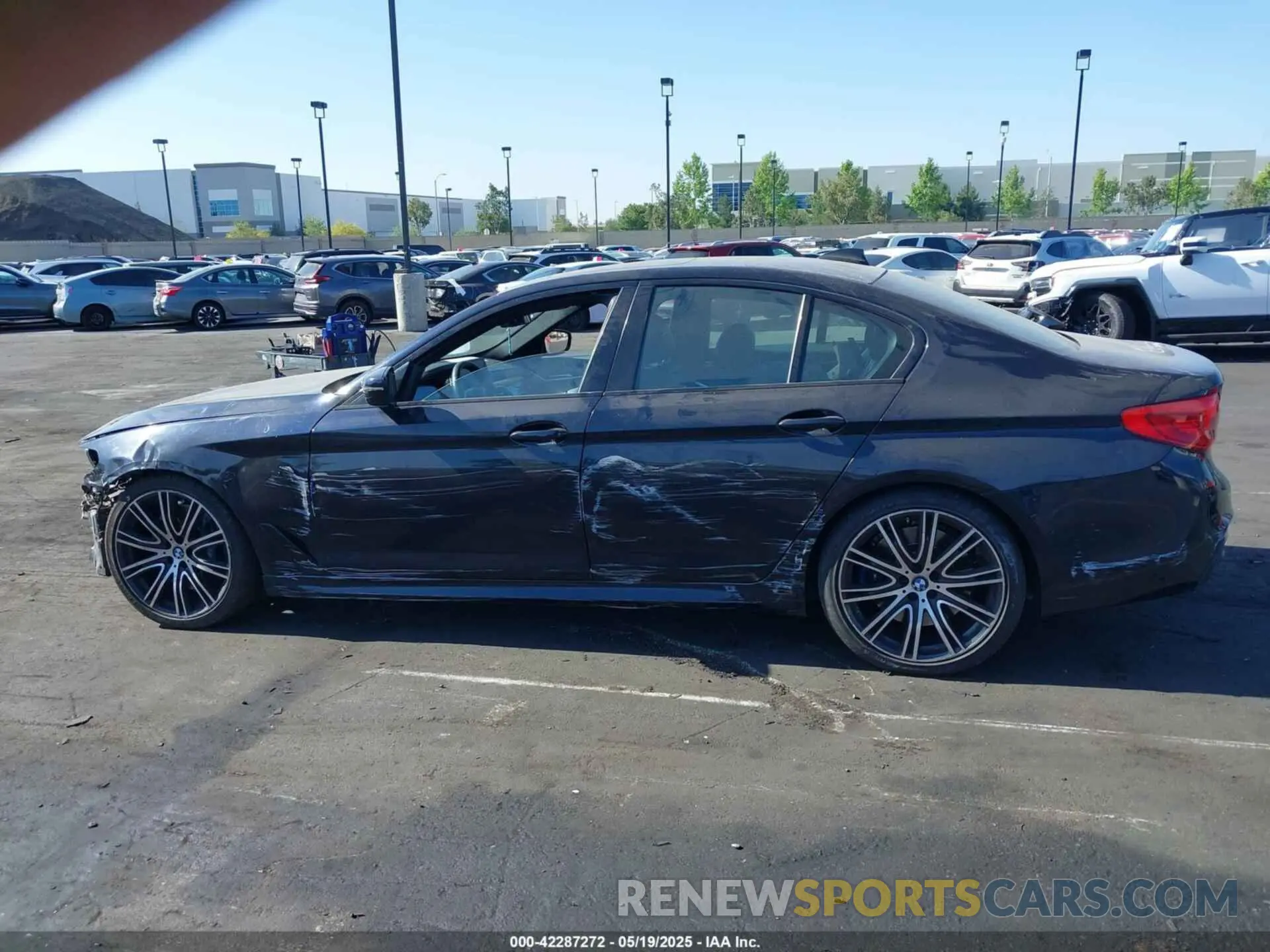 15 Photograph of a damaged car WBAJS1C09LWW80348 BMW 540I 2020