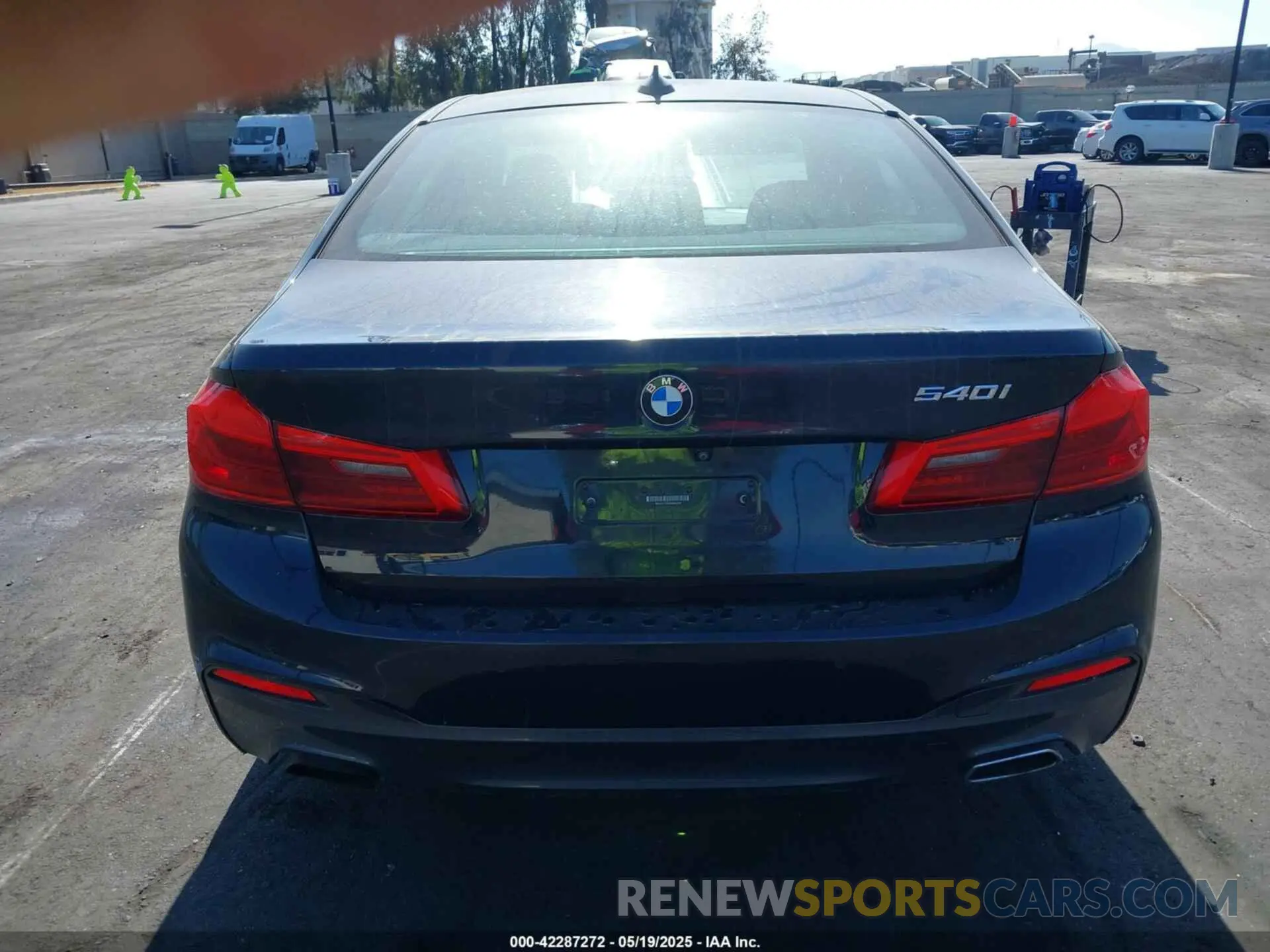 17 Photograph of a damaged car WBAJS1C09LWW80348 BMW 540I 2020