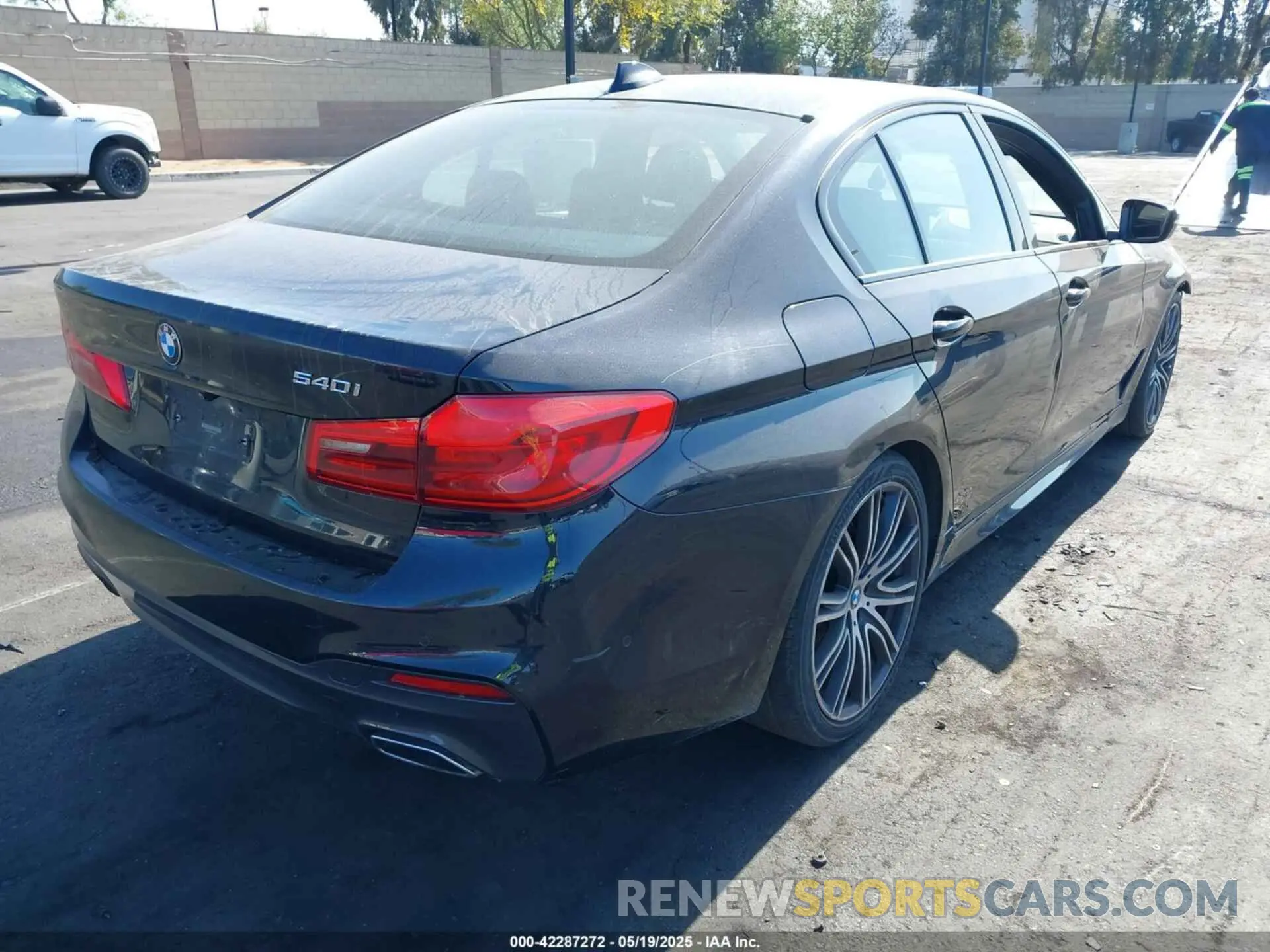 4 Photograph of a damaged car WBAJS1C09LWW80348 BMW 540I 2020