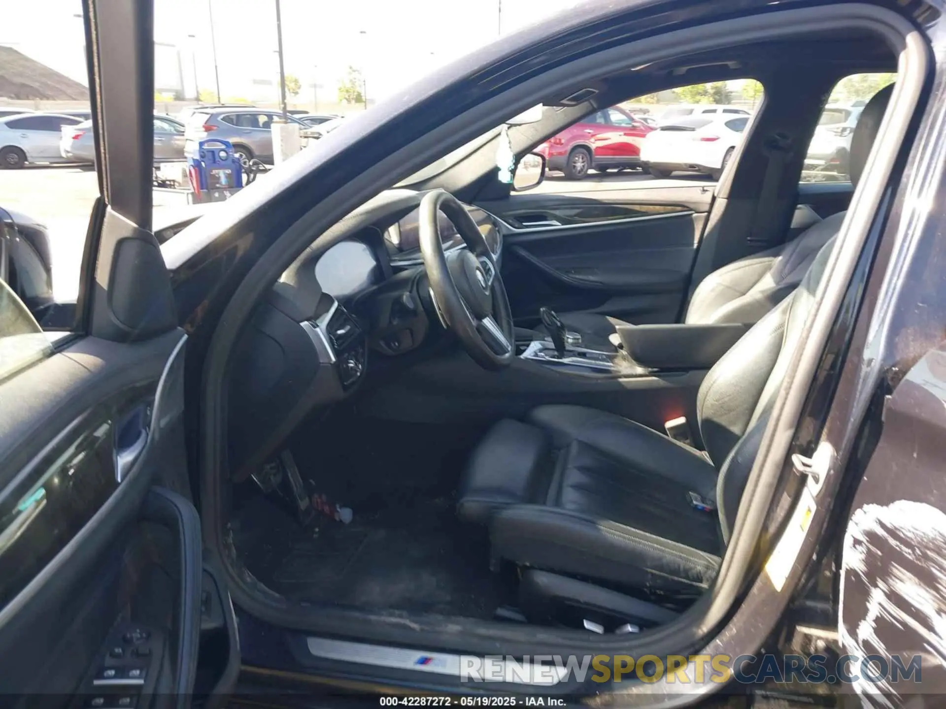5 Photograph of a damaged car WBAJS1C09LWW80348 BMW 540I 2020