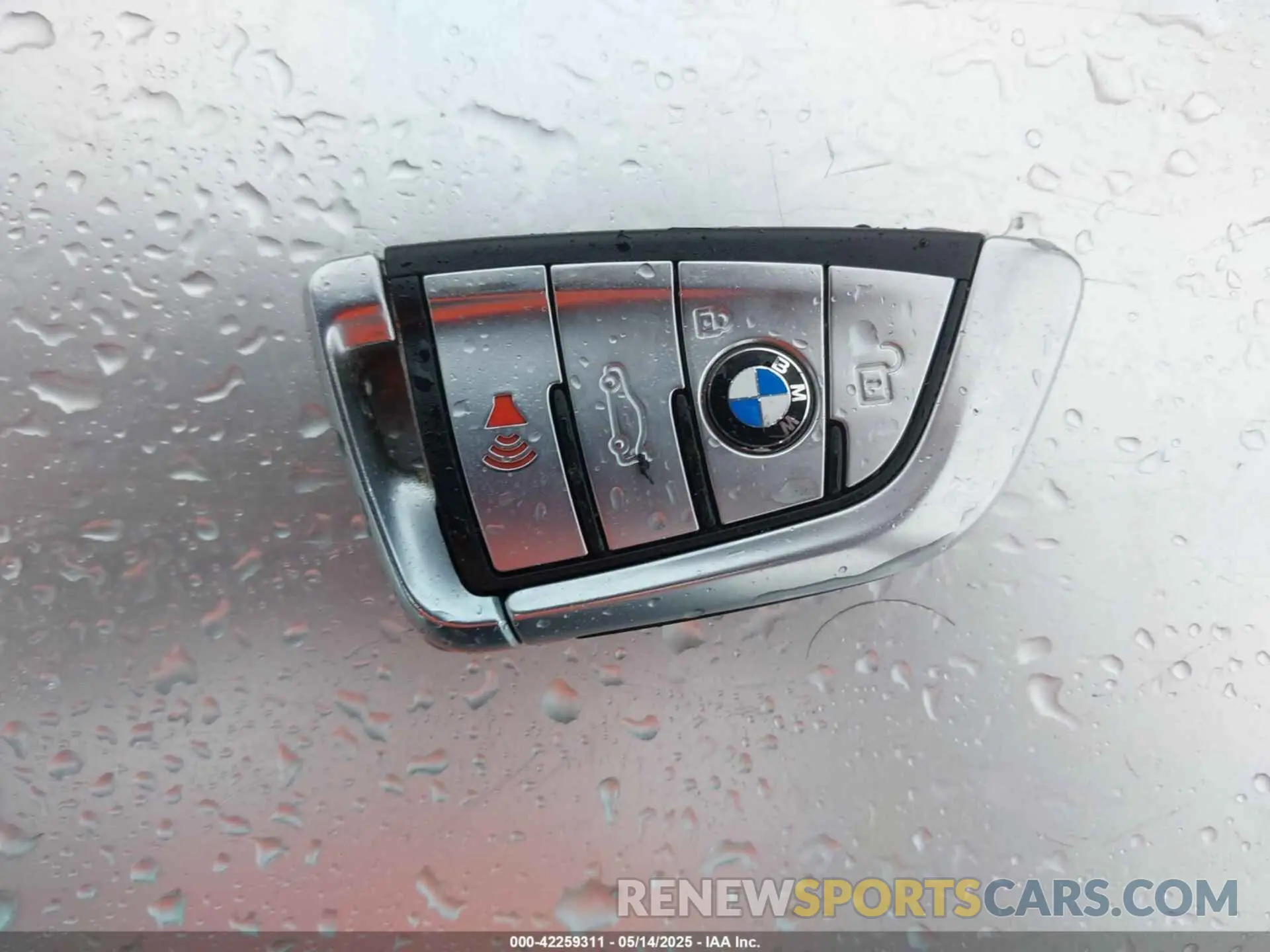 11 Фотография поврежденного автомобиля WBAJS3C00LWW68634 BMW 540I 2020