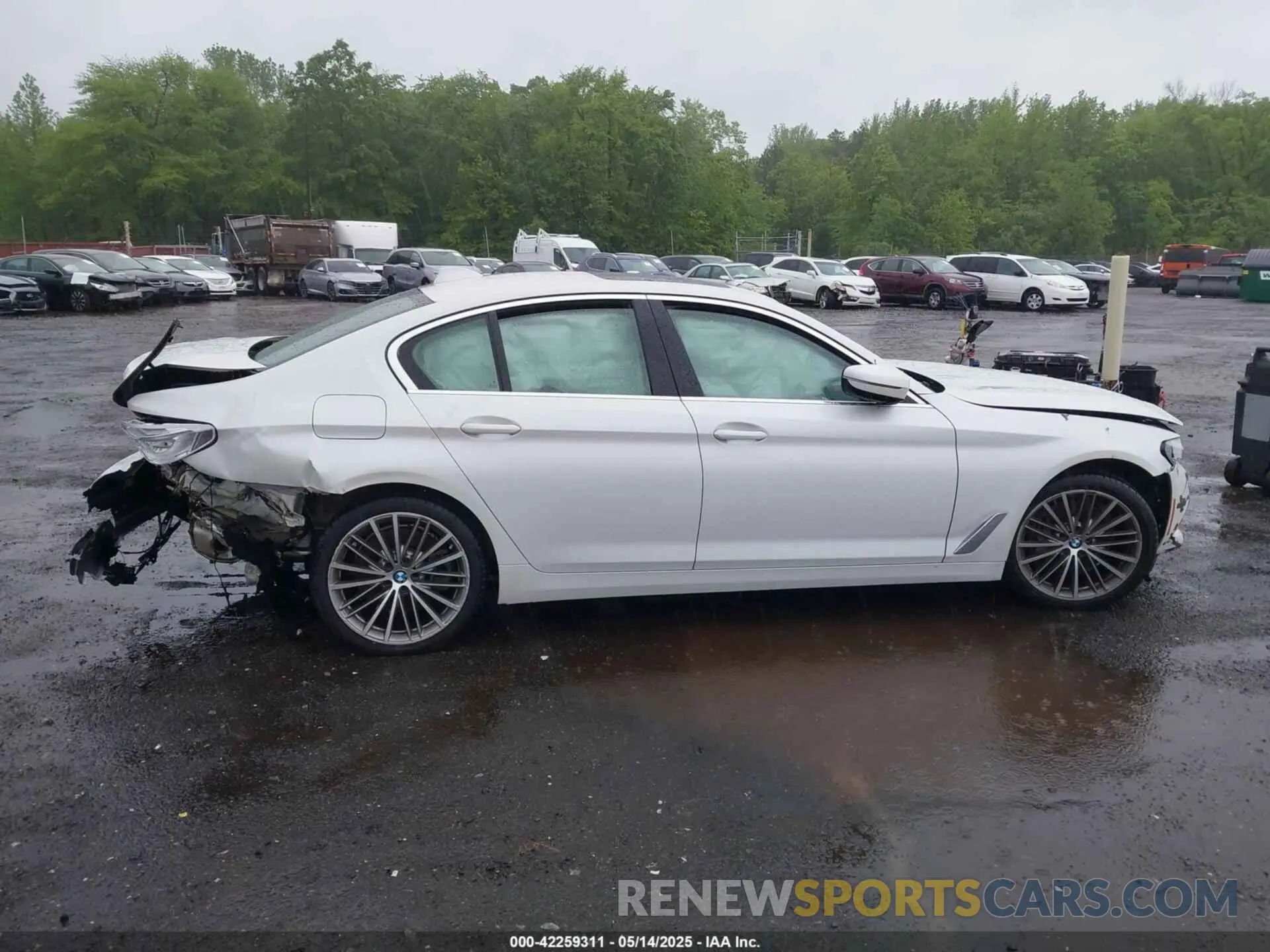 17 Фотография поврежденного автомобиля WBAJS3C00LWW68634 BMW 540I 2020