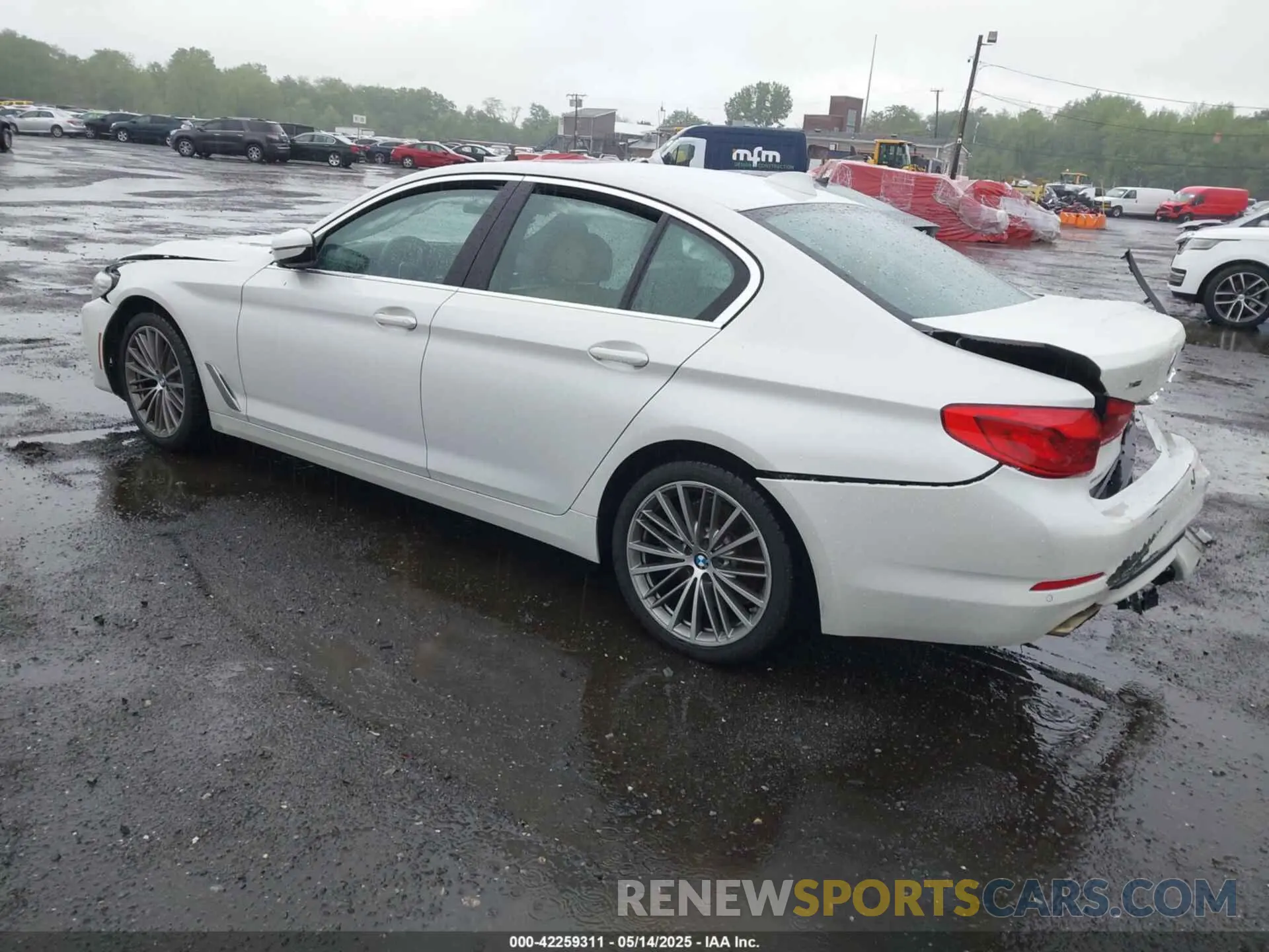3 Фотография поврежденного автомобиля WBAJS3C00LWW68634 BMW 540I 2020