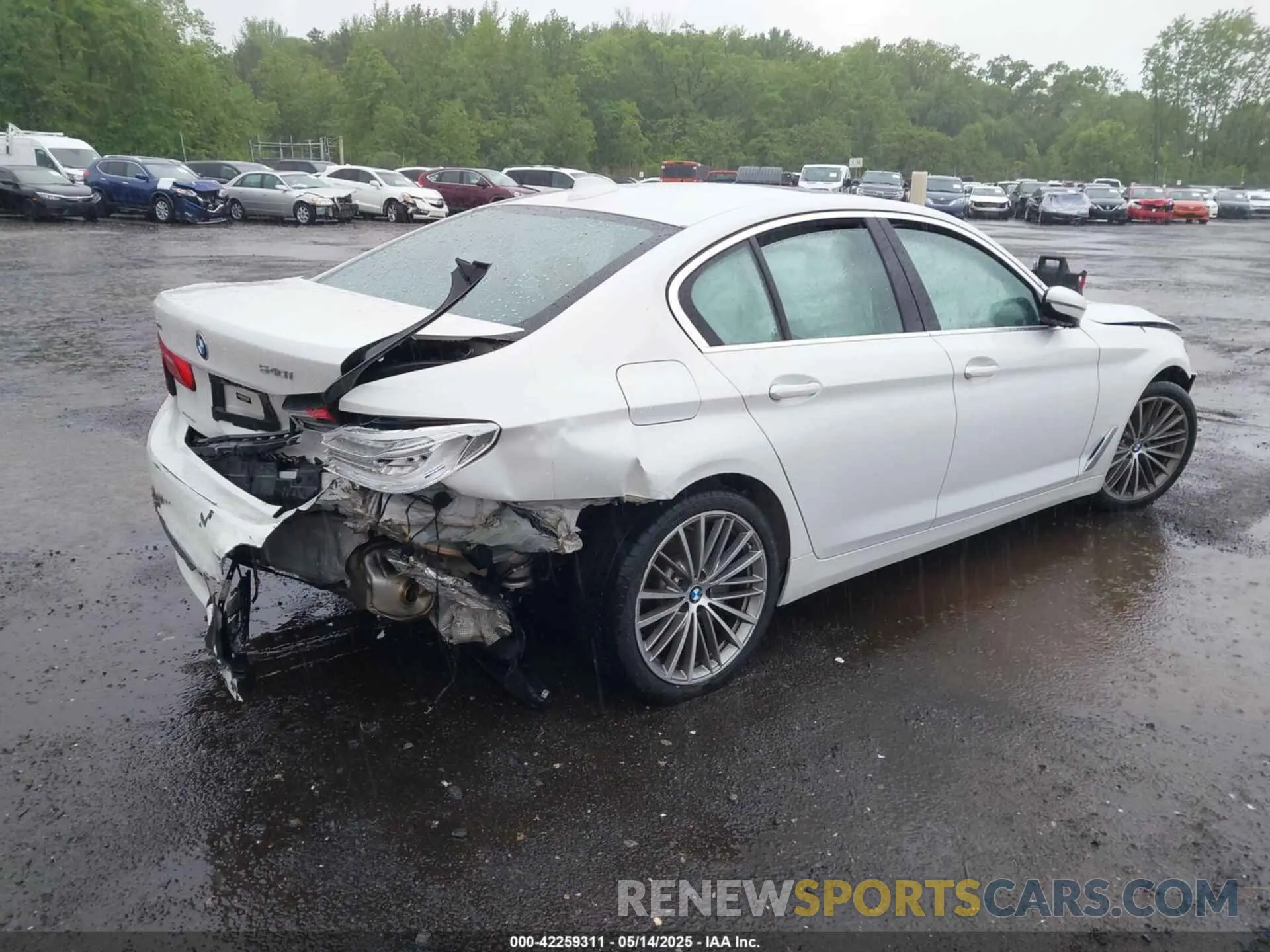 4 Фотография поврежденного автомобиля WBAJS3C00LWW68634 BMW 540I 2020