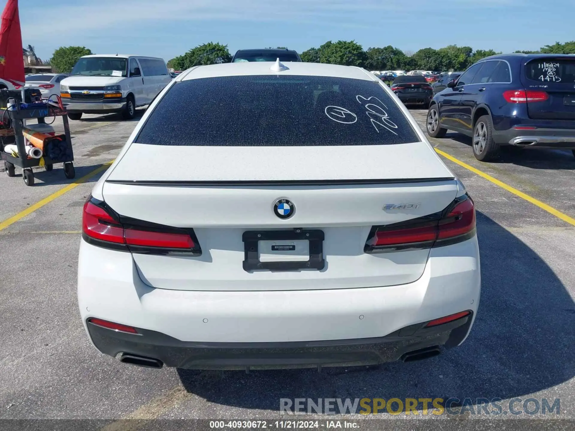 16 Photograph of a damaged car WBA53BJ01MWW97203 BMW 540I 2021