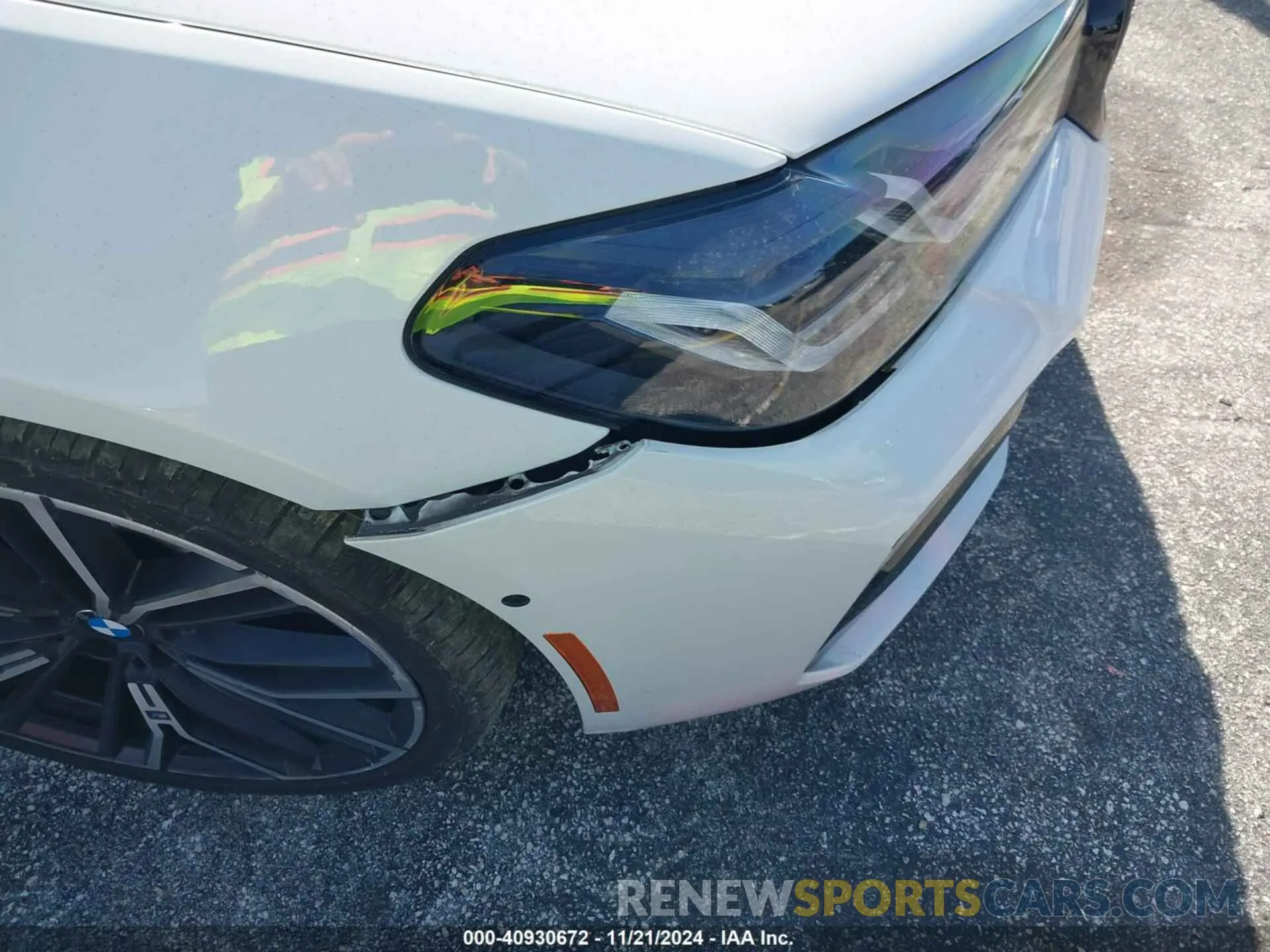 17 Photograph of a damaged car WBA53BJ01MWW97203 BMW 540I 2021