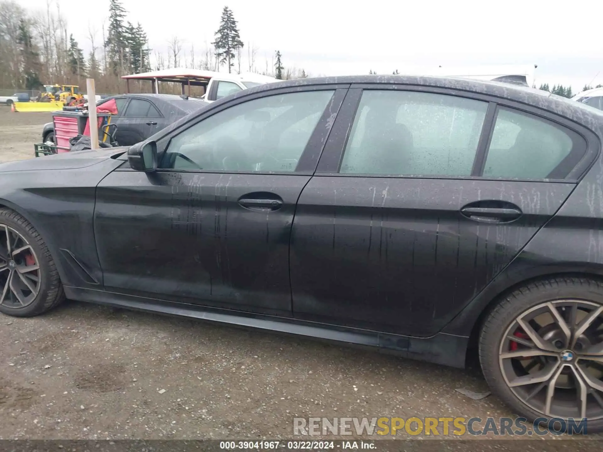 14 Photograph of a damaged car WBA73BJ01MWX34209 BMW 540I 2021