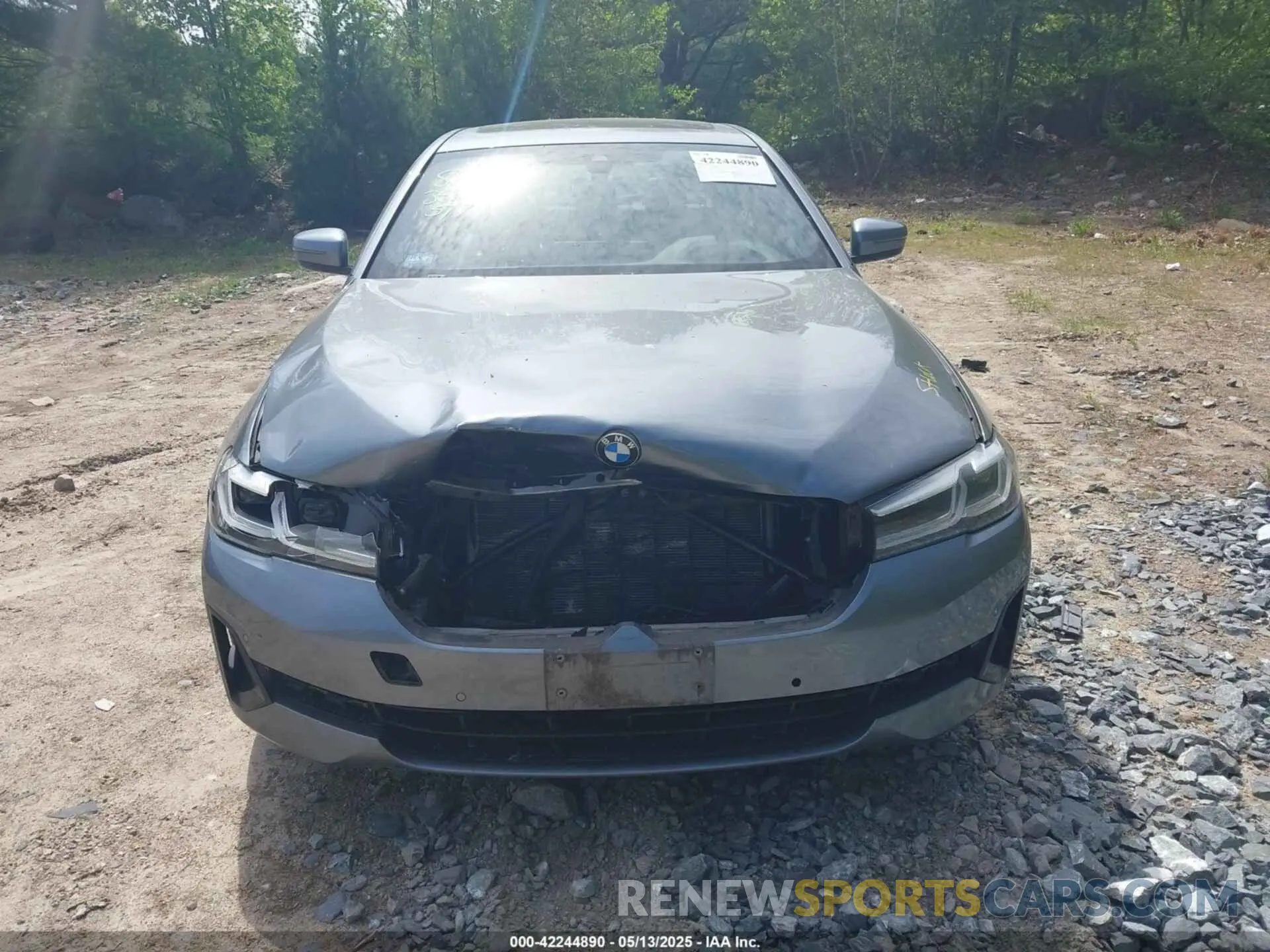 12 Photograph of a damaged car WBA73BJ06MWW98274 BMW 540I 2021
