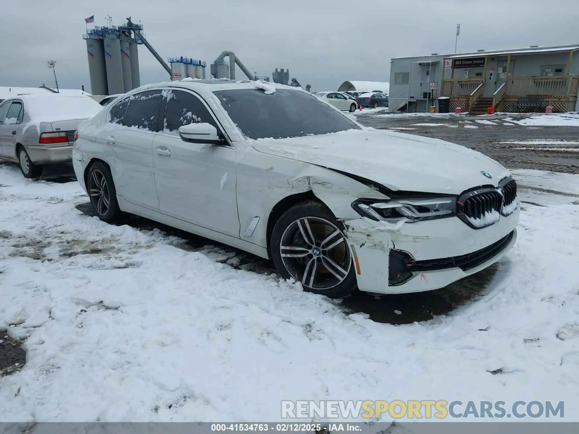 1 Photograph of a damaged car WBA73BJ06MWX35226 BMW 540I 2021