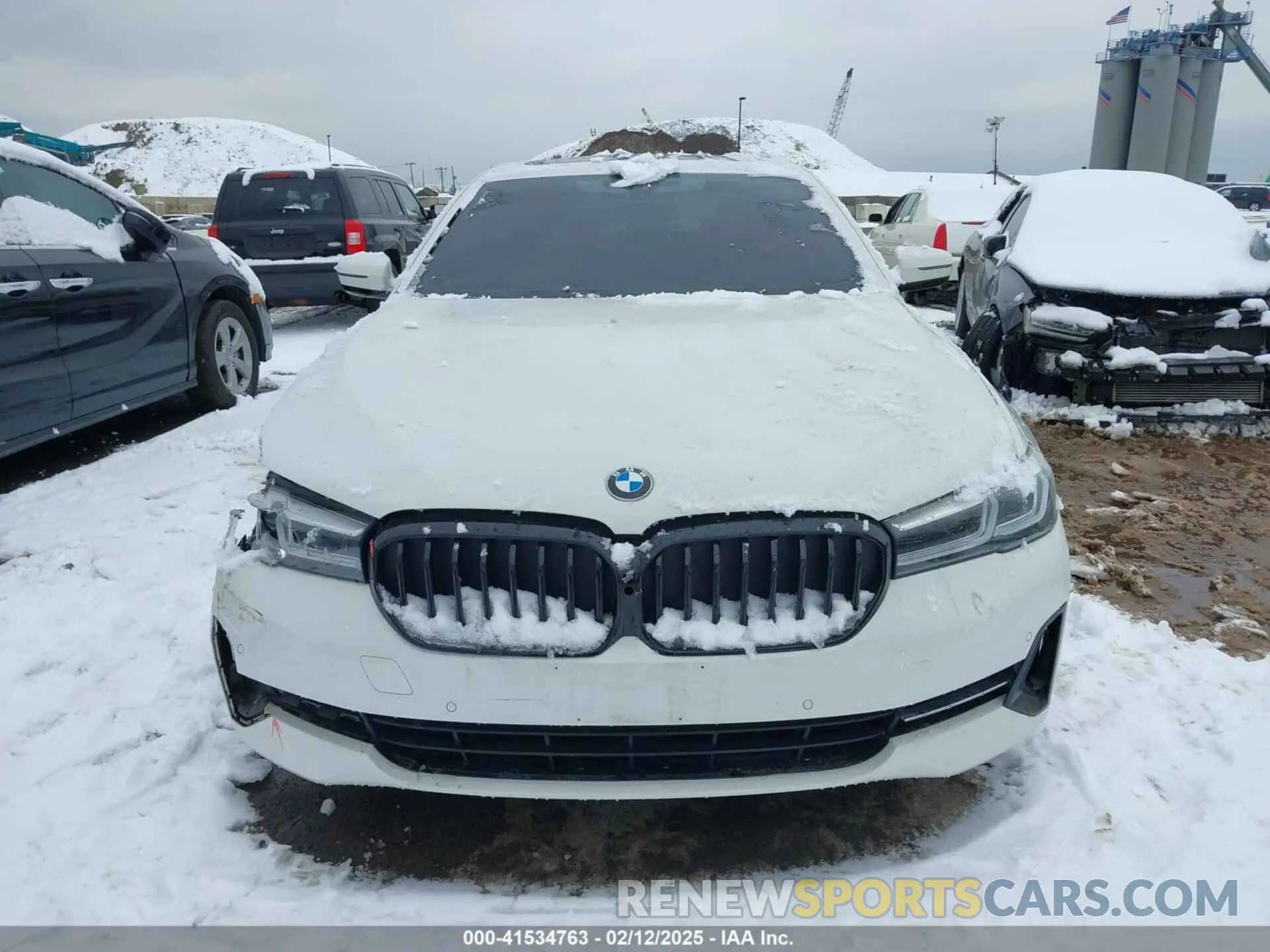 12 Photograph of a damaged car WBA73BJ06MWX35226 BMW 540I 2021