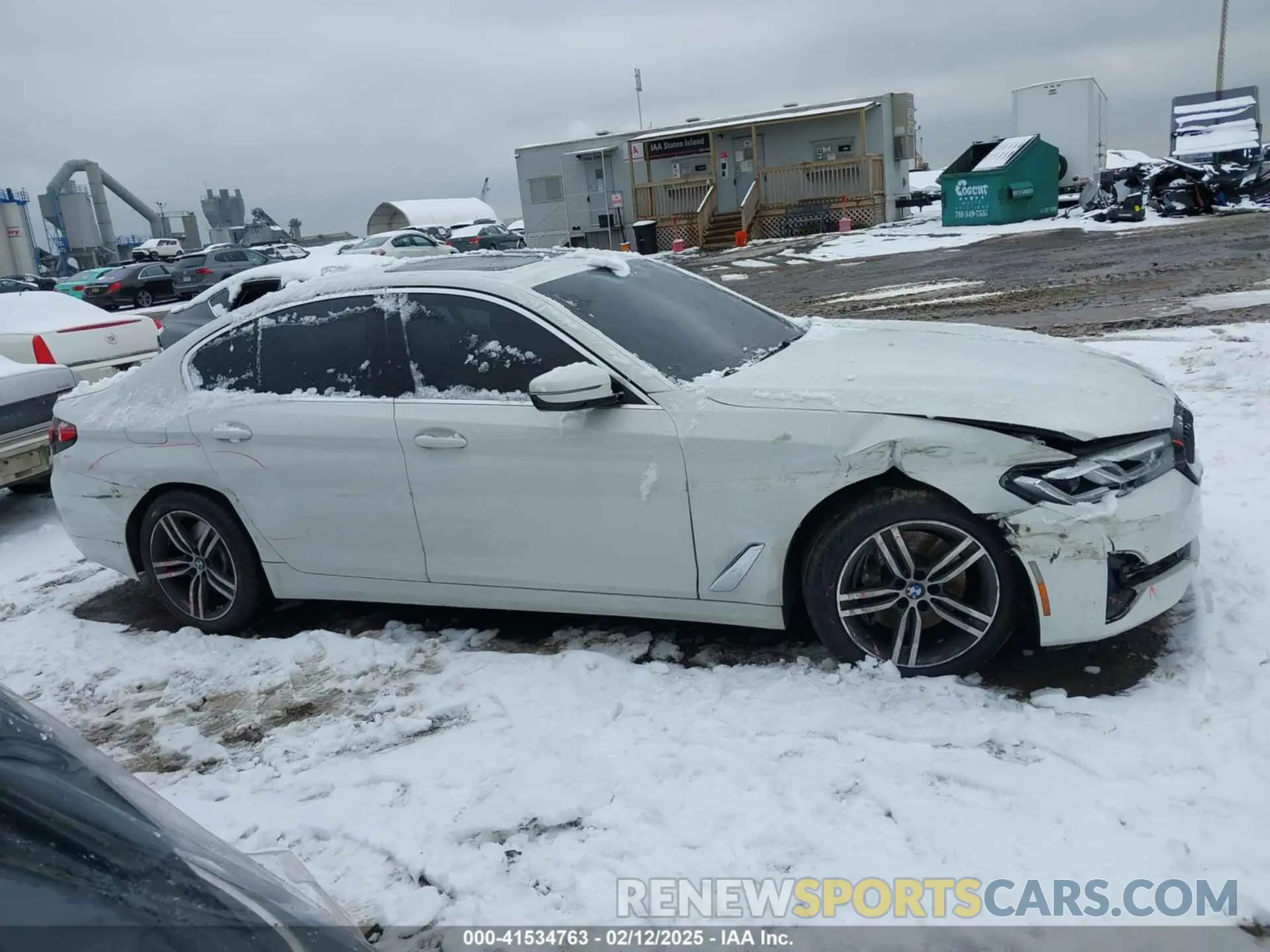 13 Photograph of a damaged car WBA73BJ06MWX35226 BMW 540I 2021