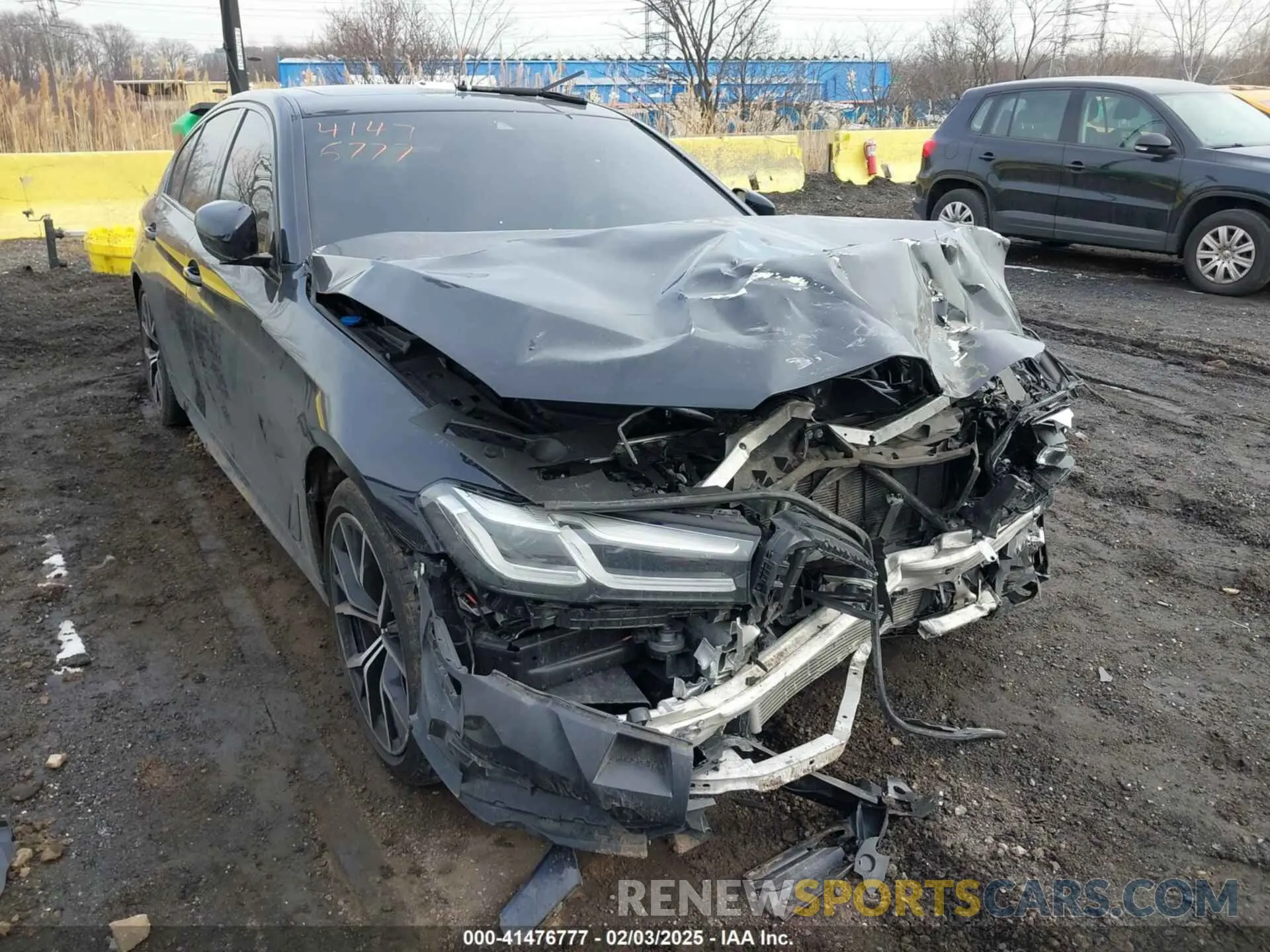 6 Photograph of a damaged car WBA73BJ07MWW98297 BMW 540I 2021
