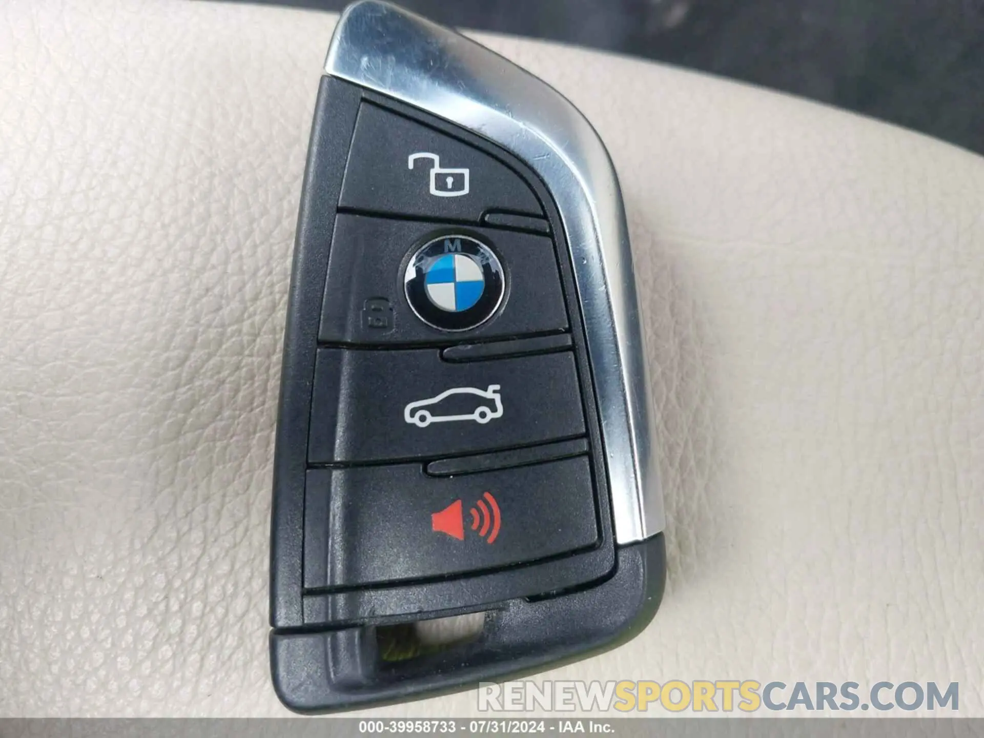 11 Photograph of a damaged car WBA73BJ07MWW98963 BMW 540I 2021