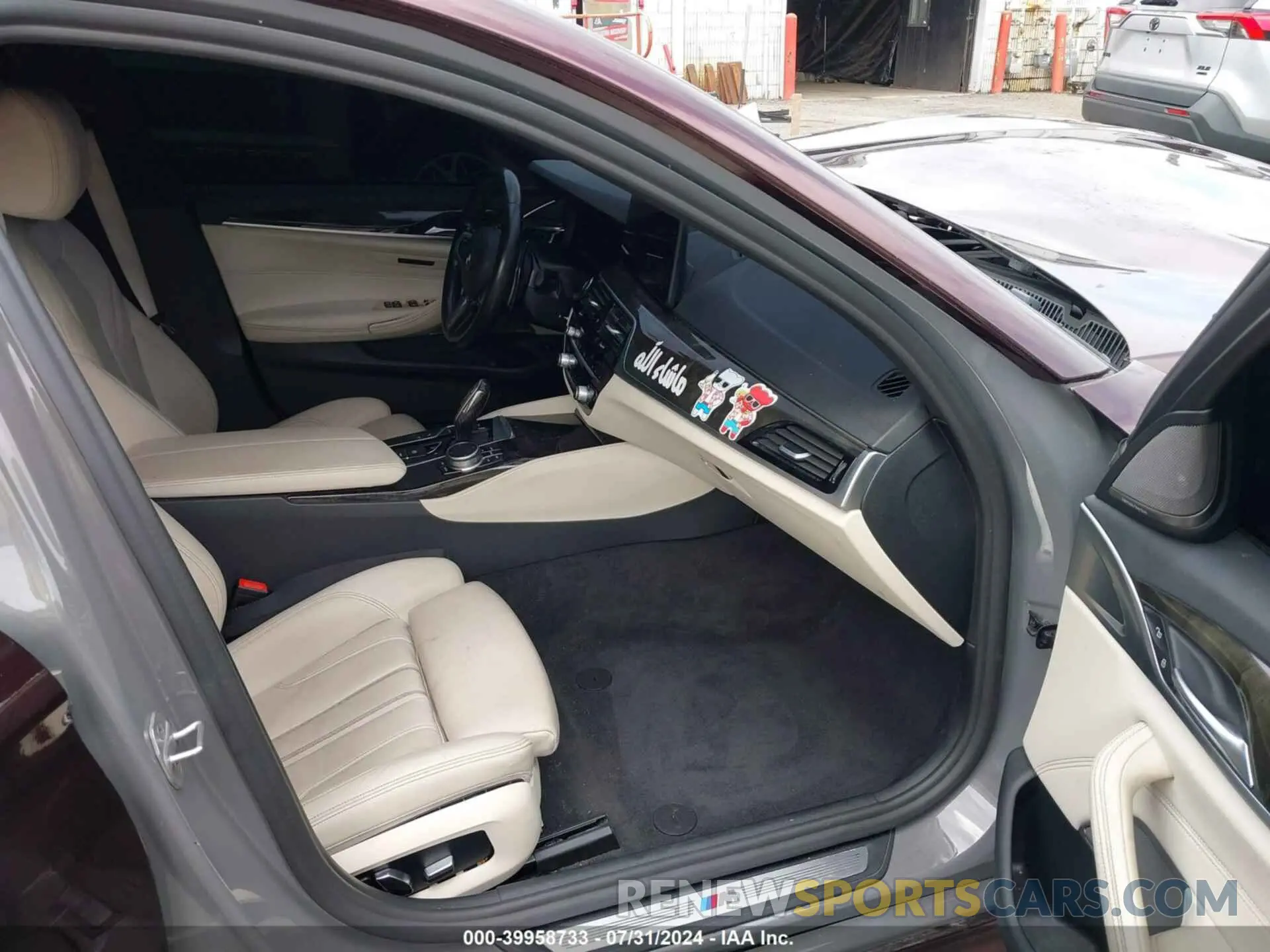 5 Photograph of a damaged car WBA73BJ07MWW98963 BMW 540I 2021