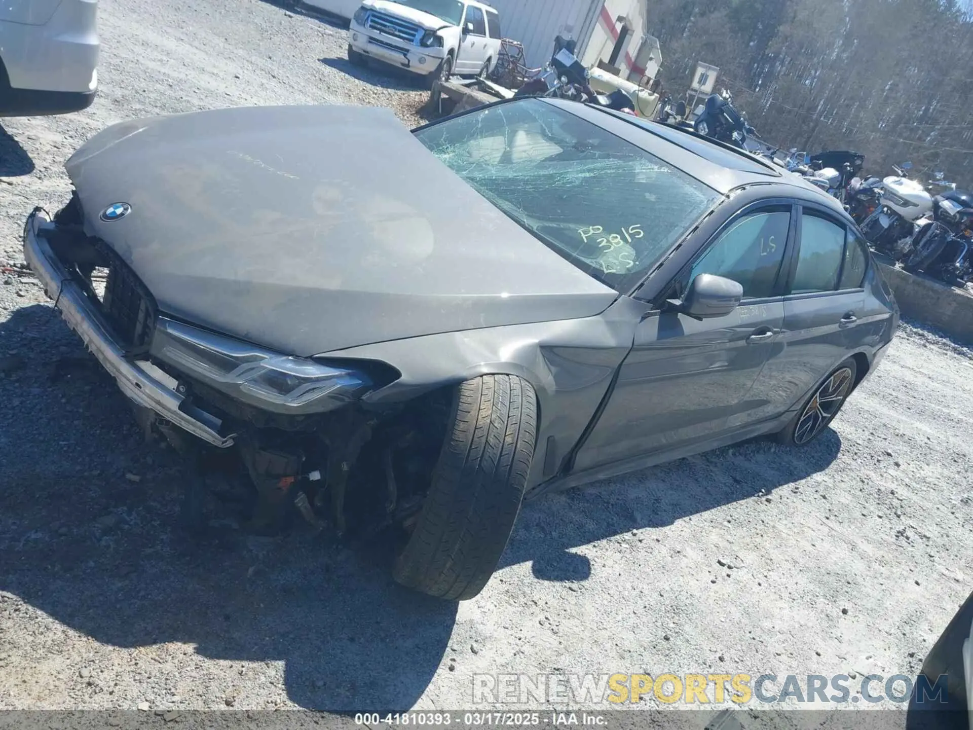 13 Photograph of a damaged car WBA73BJ09MCG10189 BMW 540I 2021