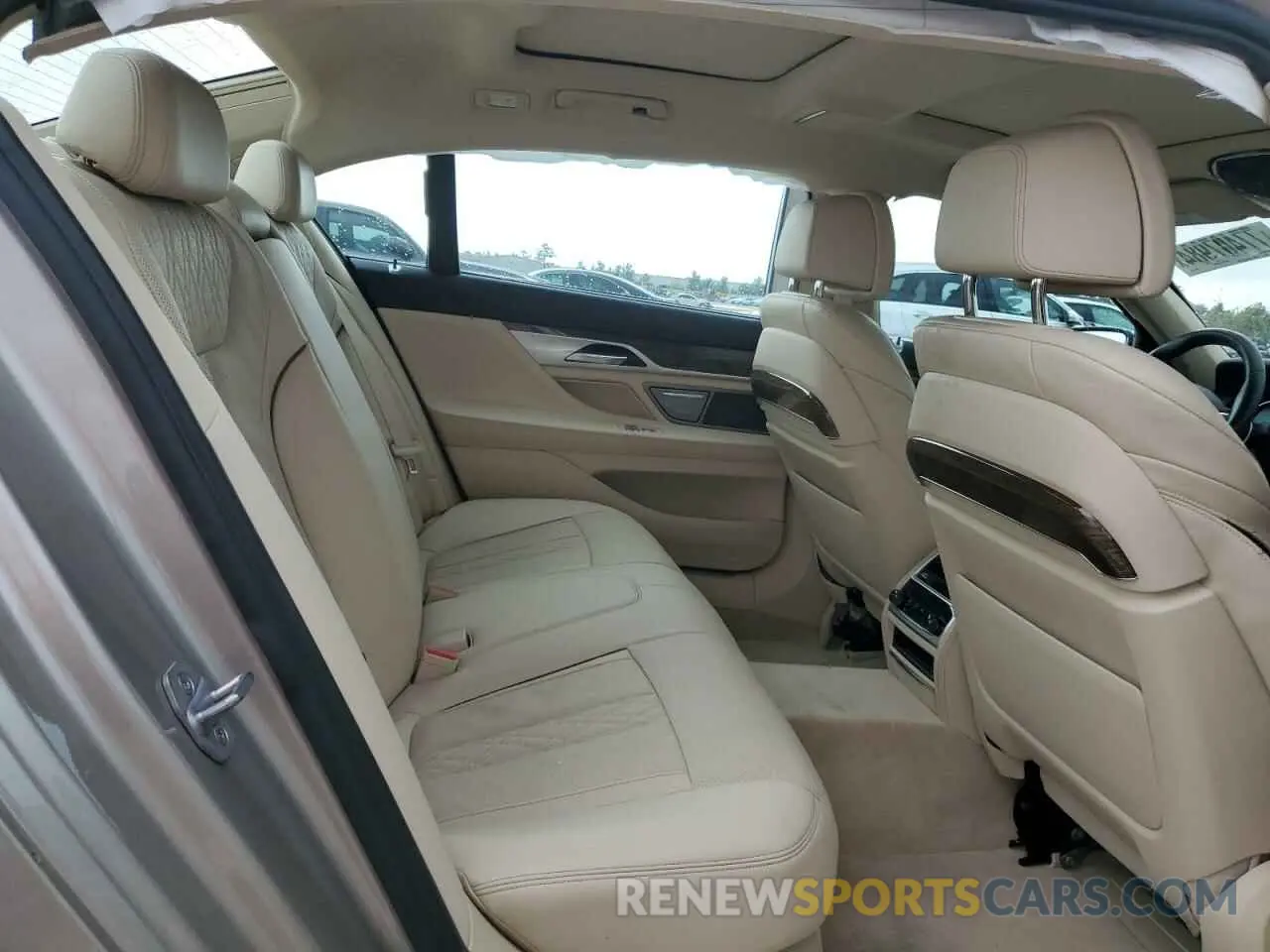 10 Фотография поврежденного автомобиля WBA7E2C51KB217189 BMW 7 SERIES 2019
