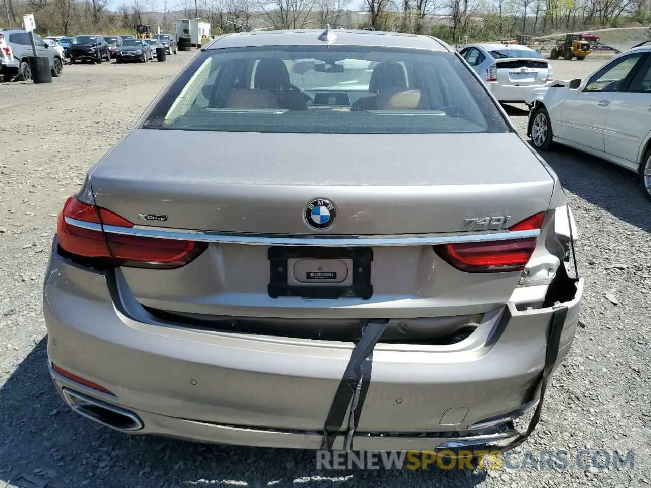 6 Photograph of a damaged car WBA7E4C50KGV70103 BMW 7 SERIES 2019