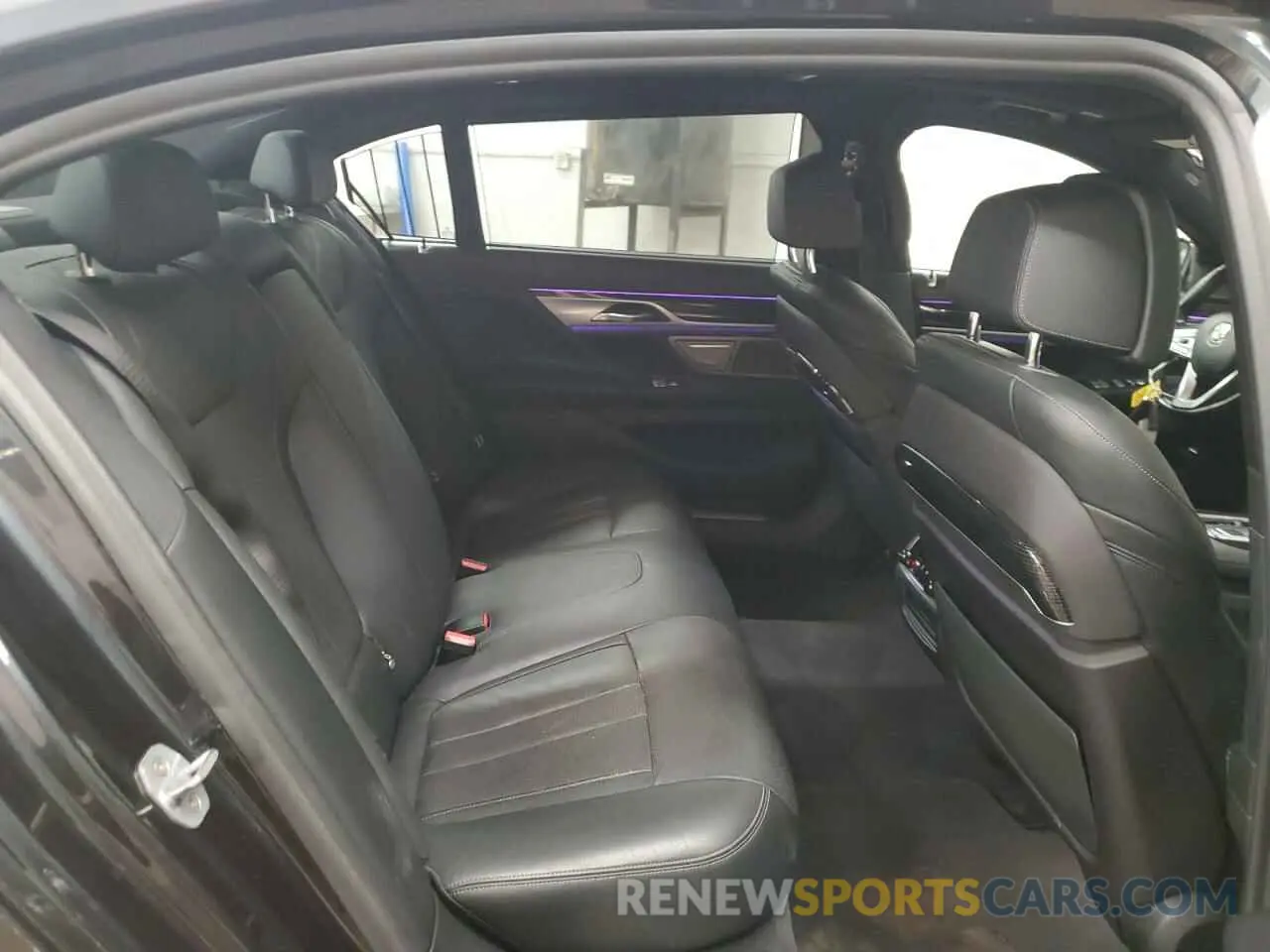 10 Photograph of a damaged car WBA7E4C51KGV70174 BMW 7 SERIES 2019