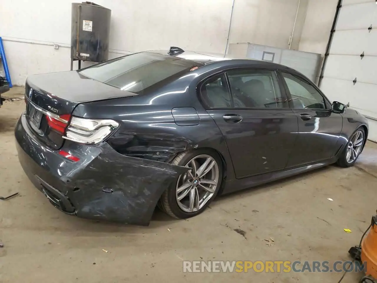 3 Photograph of a damaged car WBA7E4C51KGV70174 BMW 7 SERIES 2019