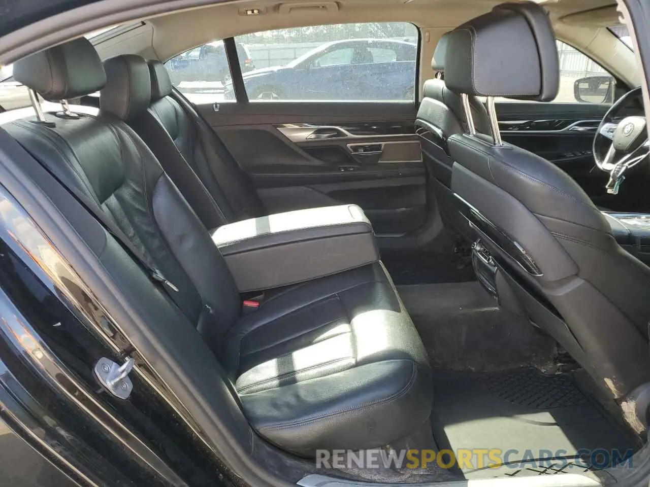 10 Photograph of a damaged car WBA7E4C53KGV28668 BMW 7 SERIES 2019