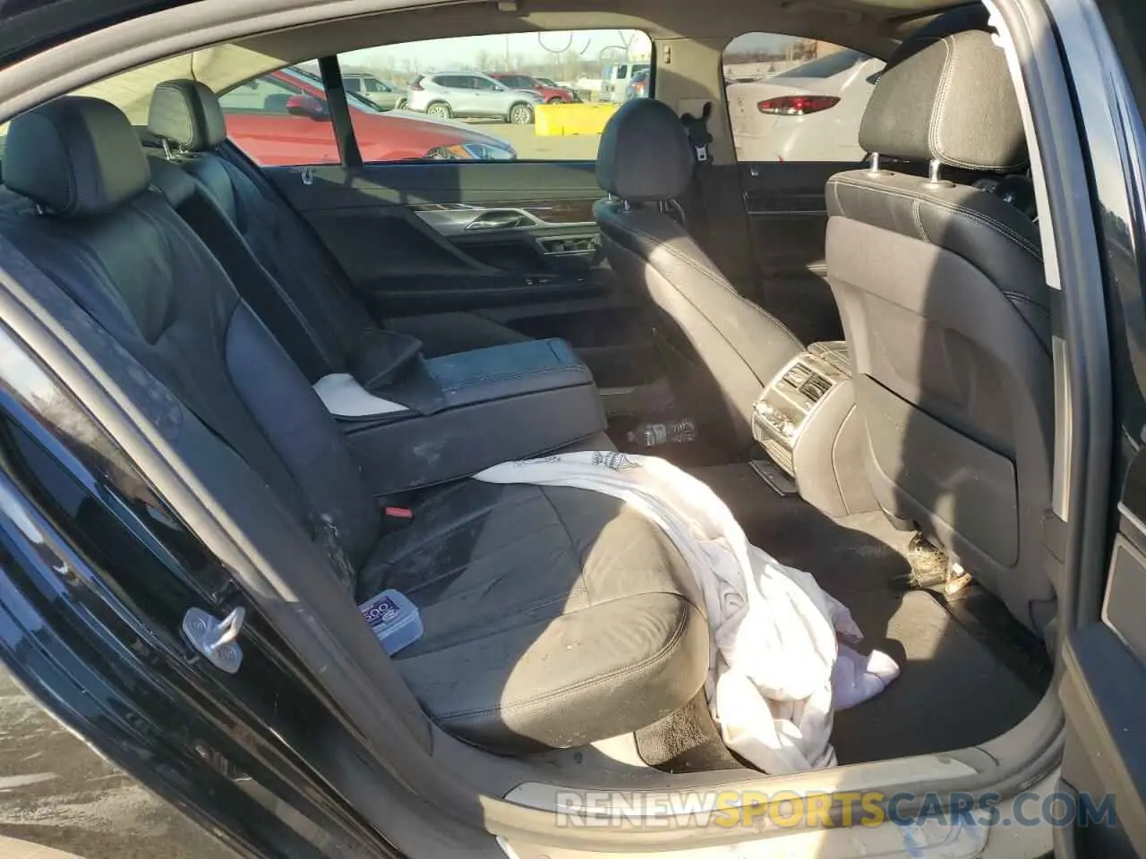 10 Photograph of a damaged car WBA7E4C5XKGV28201 BMW 7 SERIES 2019