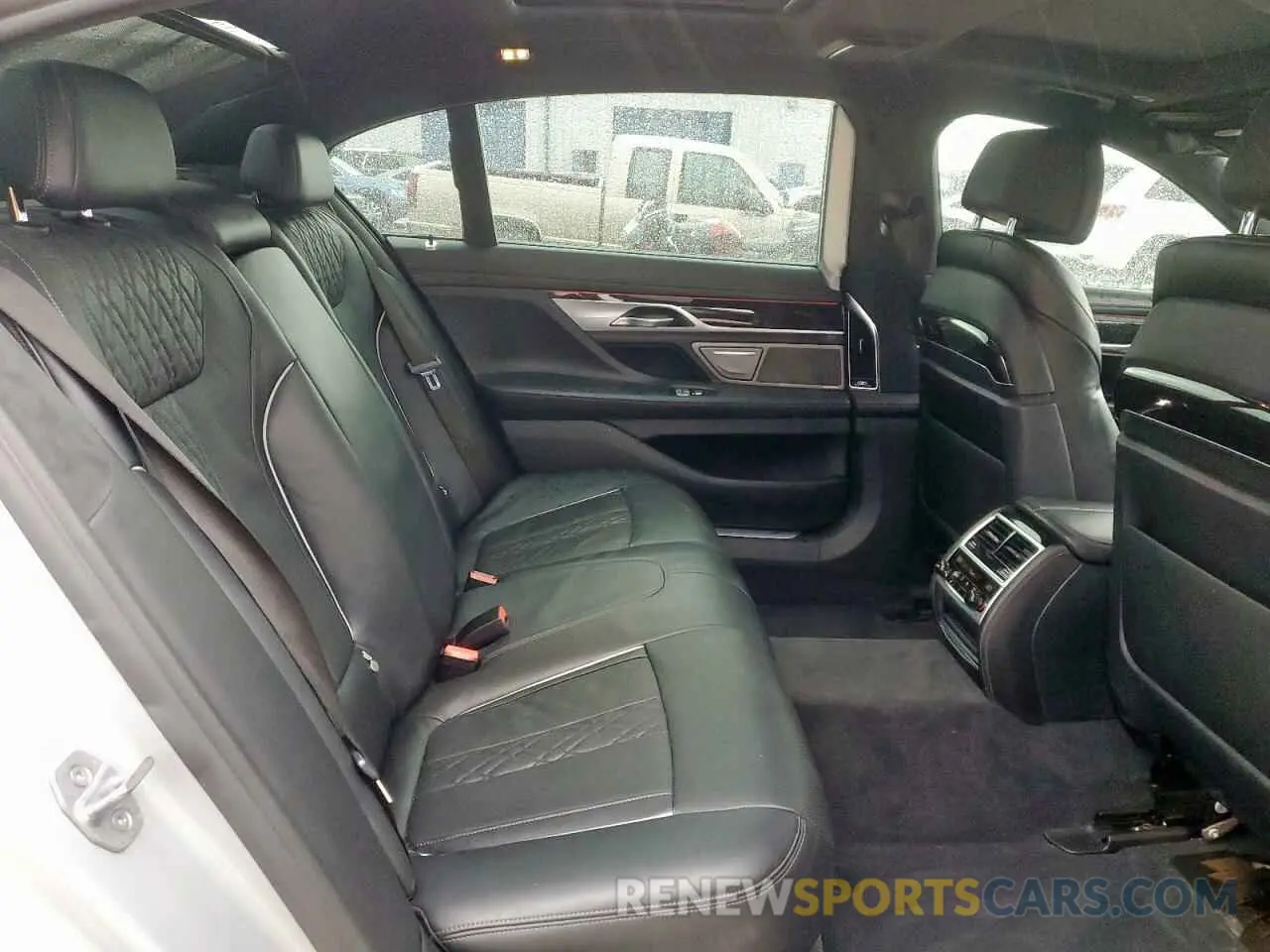 10 Photograph of a damaged car WBA7F0C51KGM25321 BMW 7 SERIES 2019