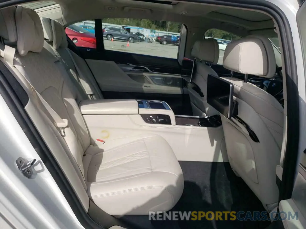 10 Photograph of a damaged car WBA7F0C53KGM25935 BMW 7 SERIES 2019