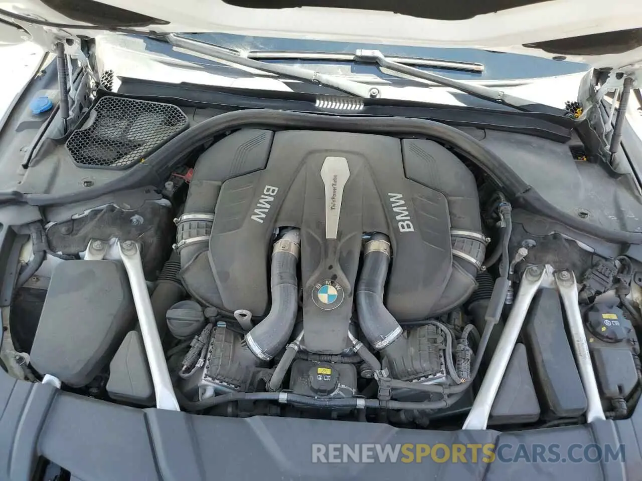 11 Photograph of a damaged car WBA7F0C54KGM25569 BMW 7 SERIES 2019
