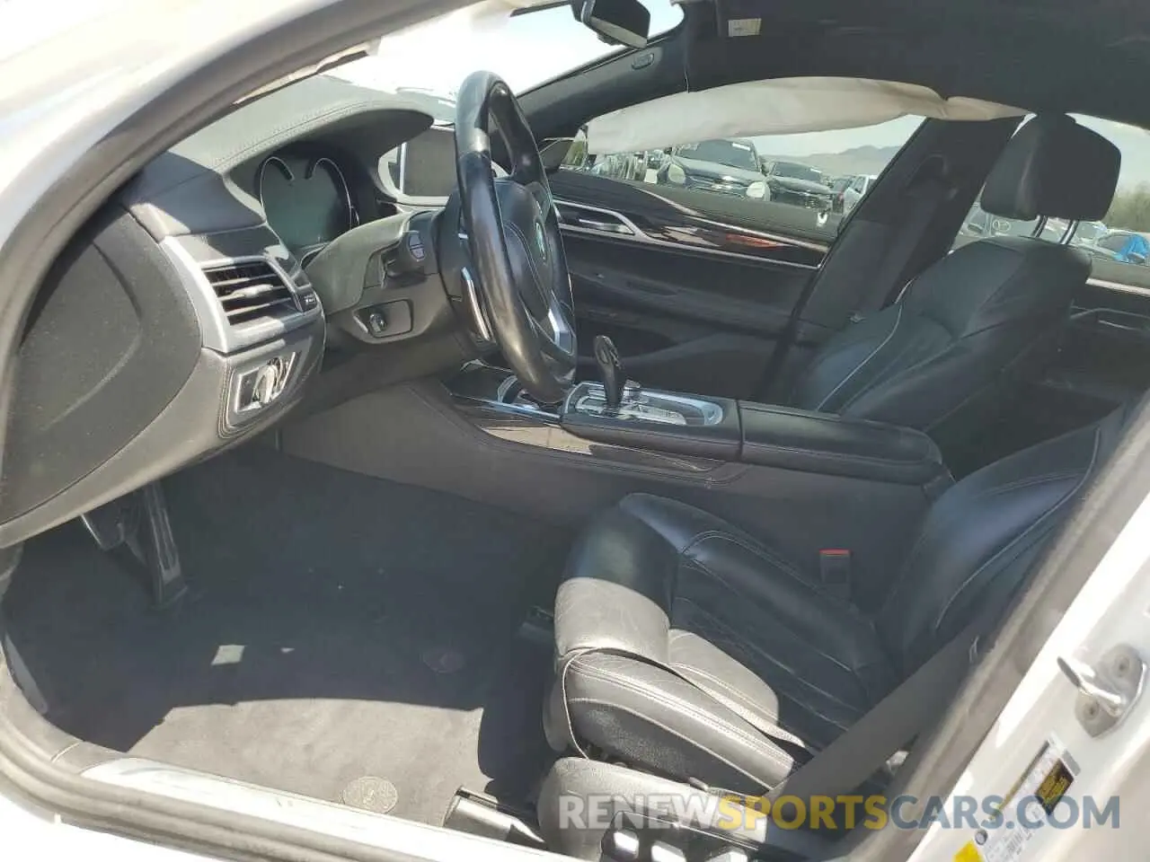 7 Photograph of a damaged car WBA7F0C54KGM25569 BMW 7 SERIES 2019