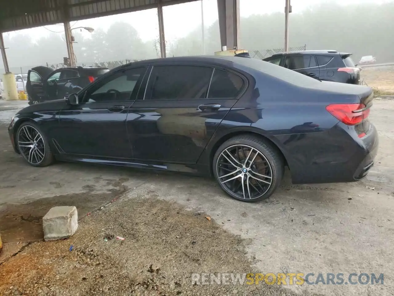 2 Фотография поврежденного автомобиля WBA7F0C5XKGM25026 BMW 7 SERIES 2019
