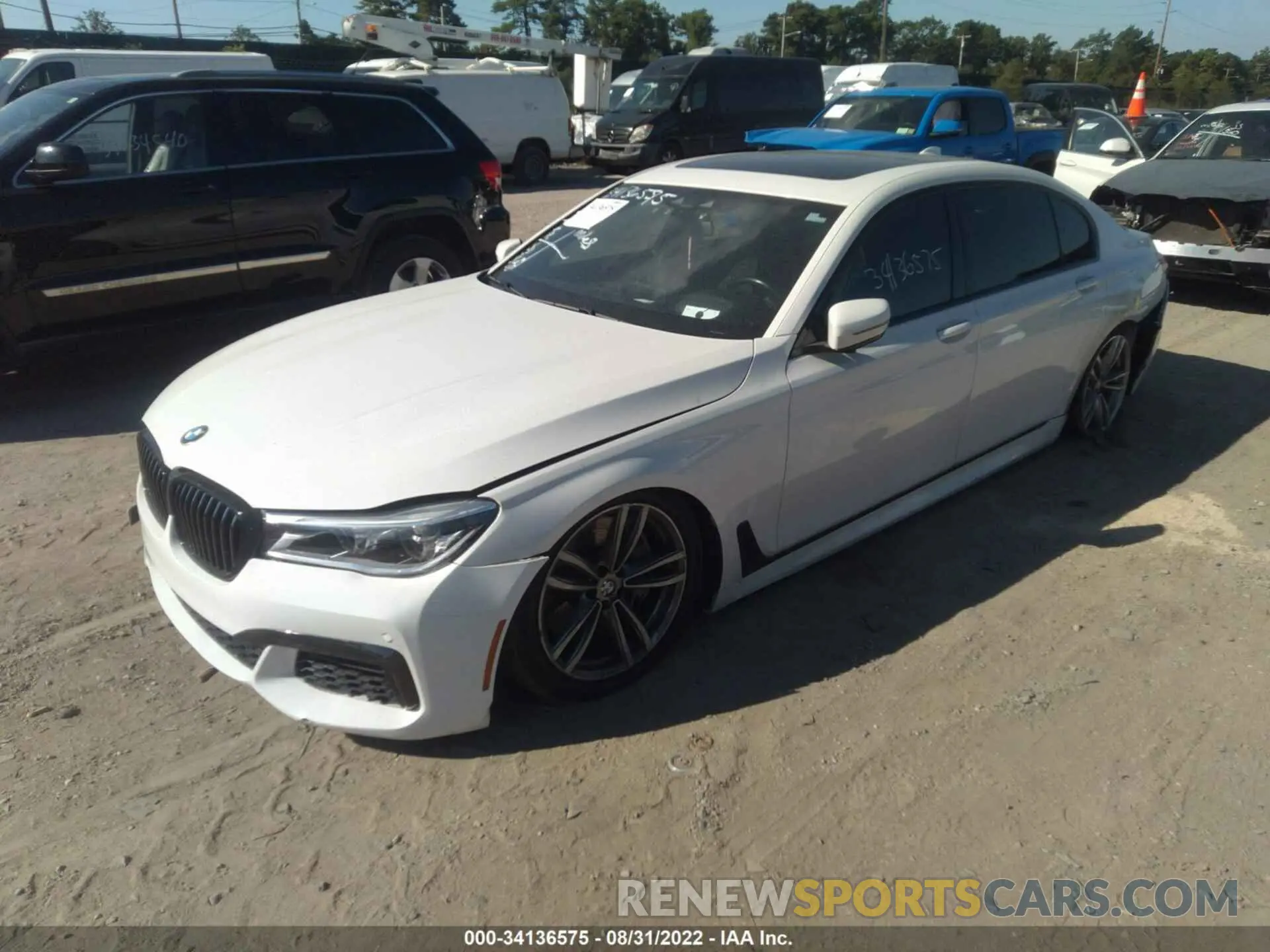 2 Фотография поврежденного автомобиля WBA7F2C50KB239293 BMW 7 SERIES 2019