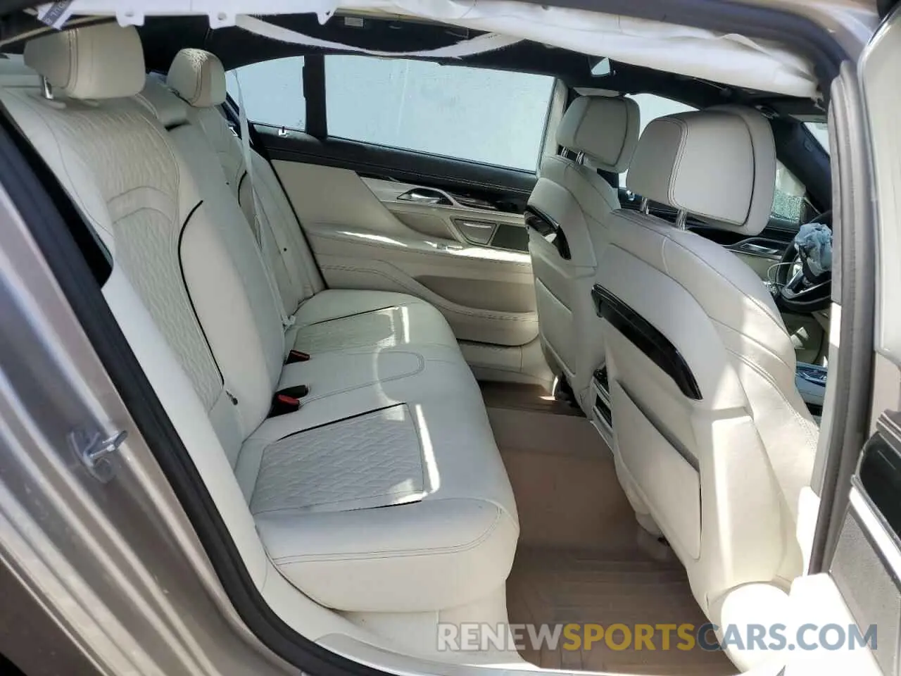 10 Фотография поврежденного автомобиля WBA7T2C0XLCD68668 BMW 7 SERIES 2020