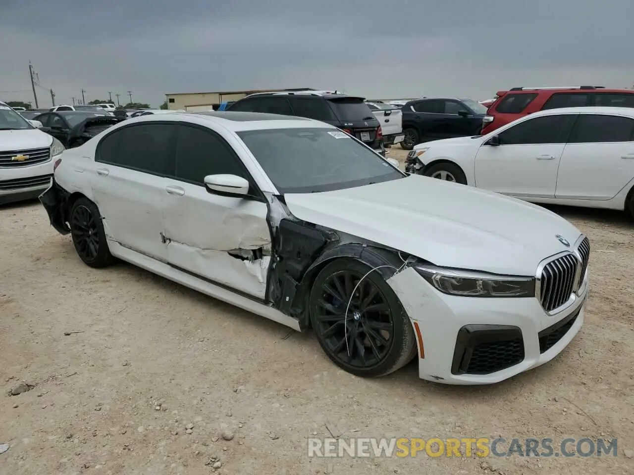 4 Photograph of a damaged car WBA7T2C06MCF88813 BMW 7 SERIES 2021