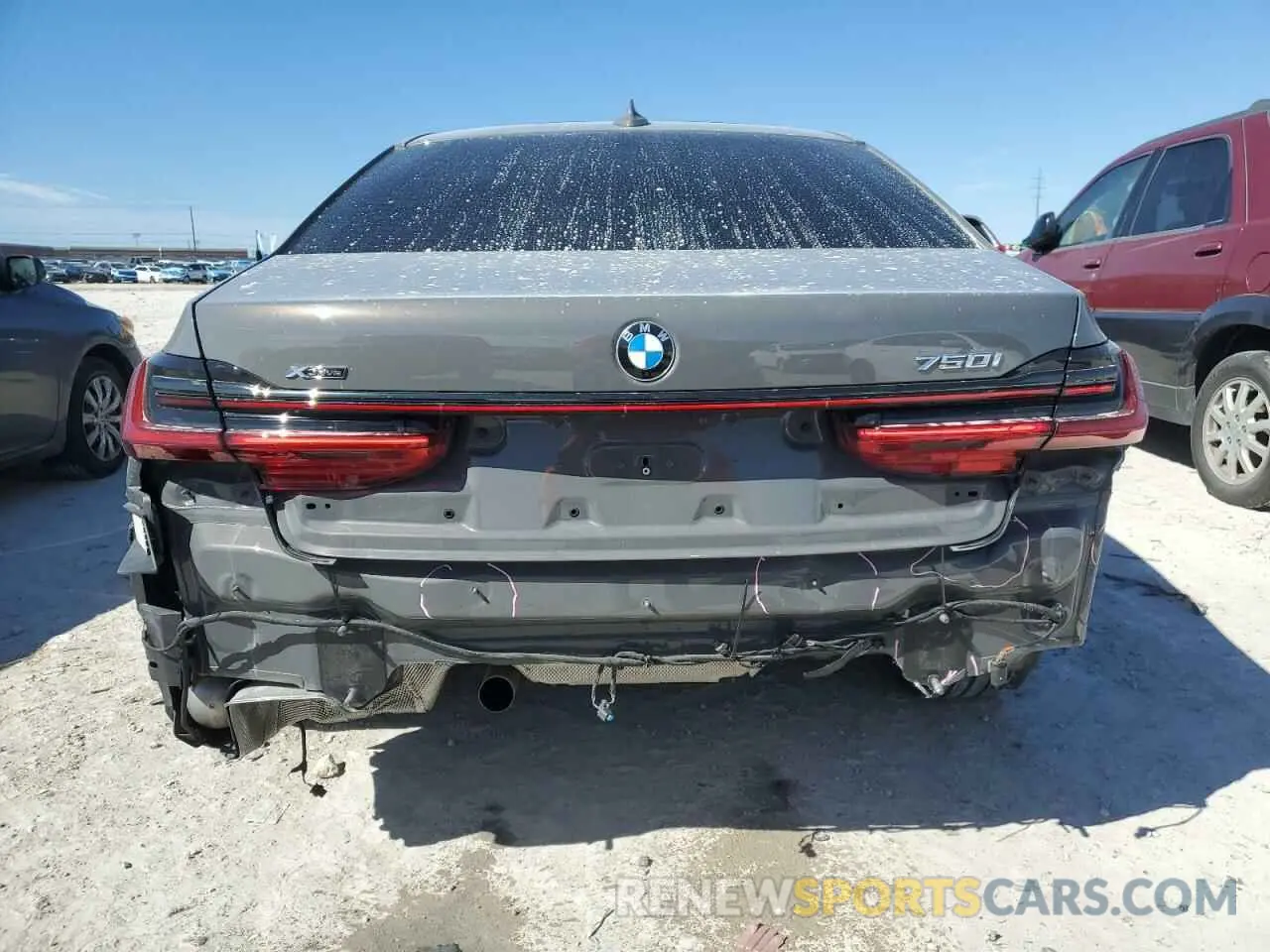 6 Photograph of a damaged car WBA7U2C05MCF09340 BMW 7 SERIES 2021