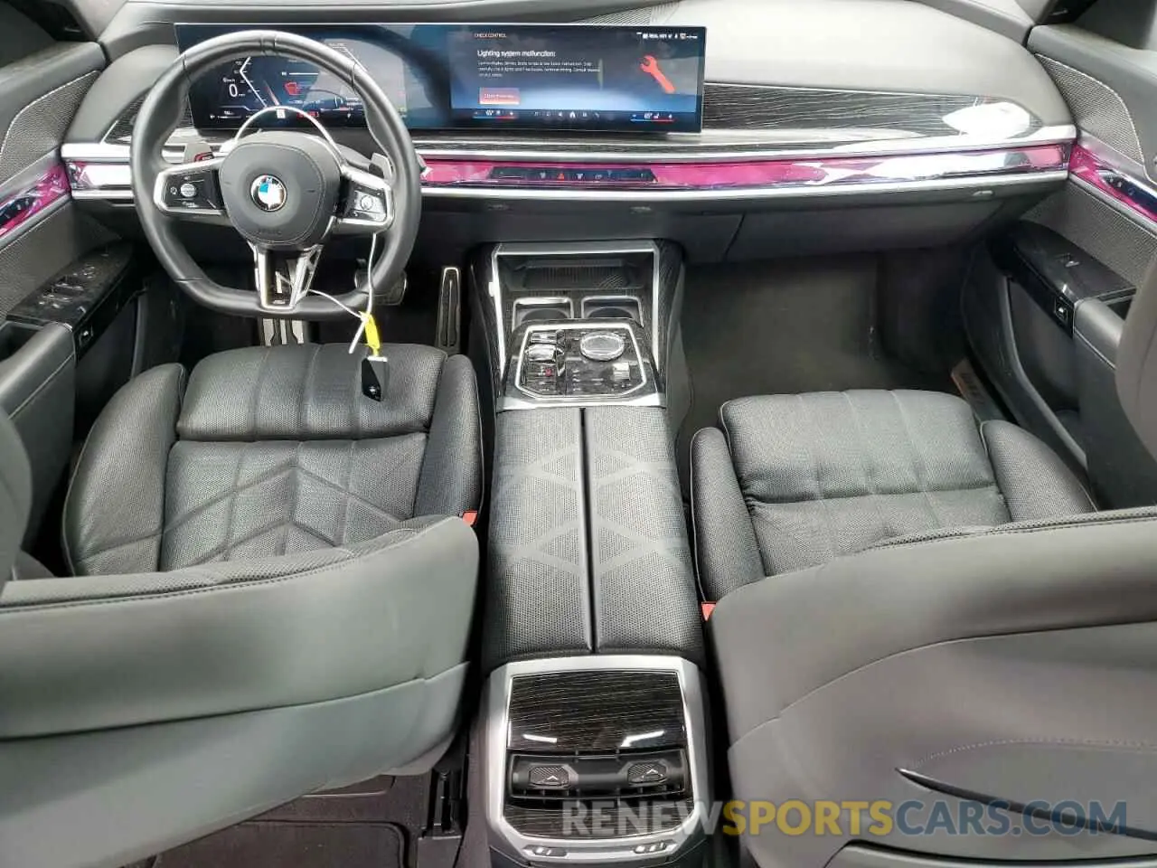 8 Фотография поврежденного автомобиля WBA23EH03RCP67206 BMW 7 SERIES 2024
