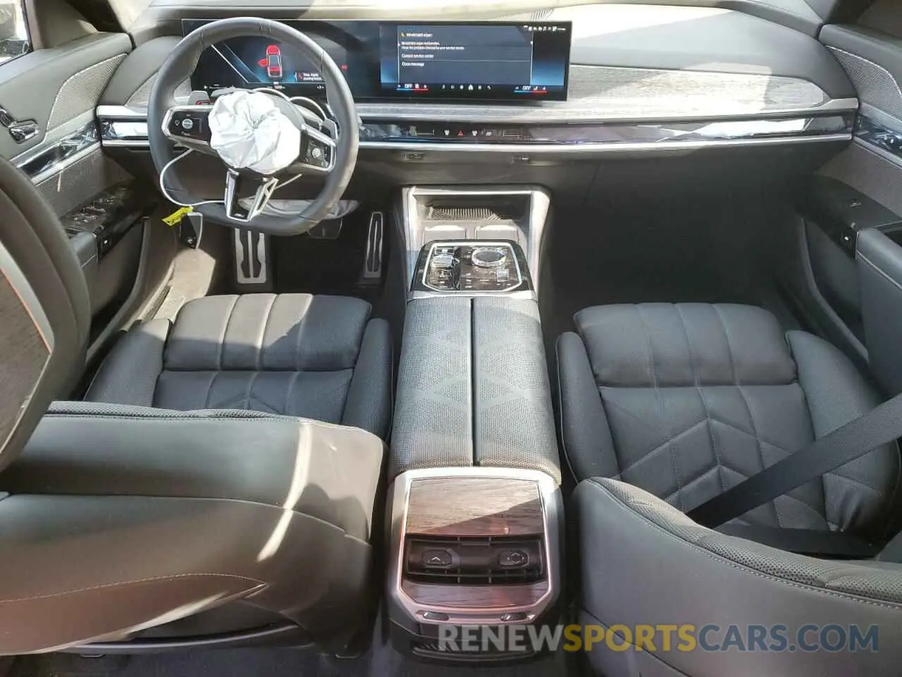 8 Фотография поврежденного автомобиля WBA23EH06RCS73051 BMW 7 SERIES 2024